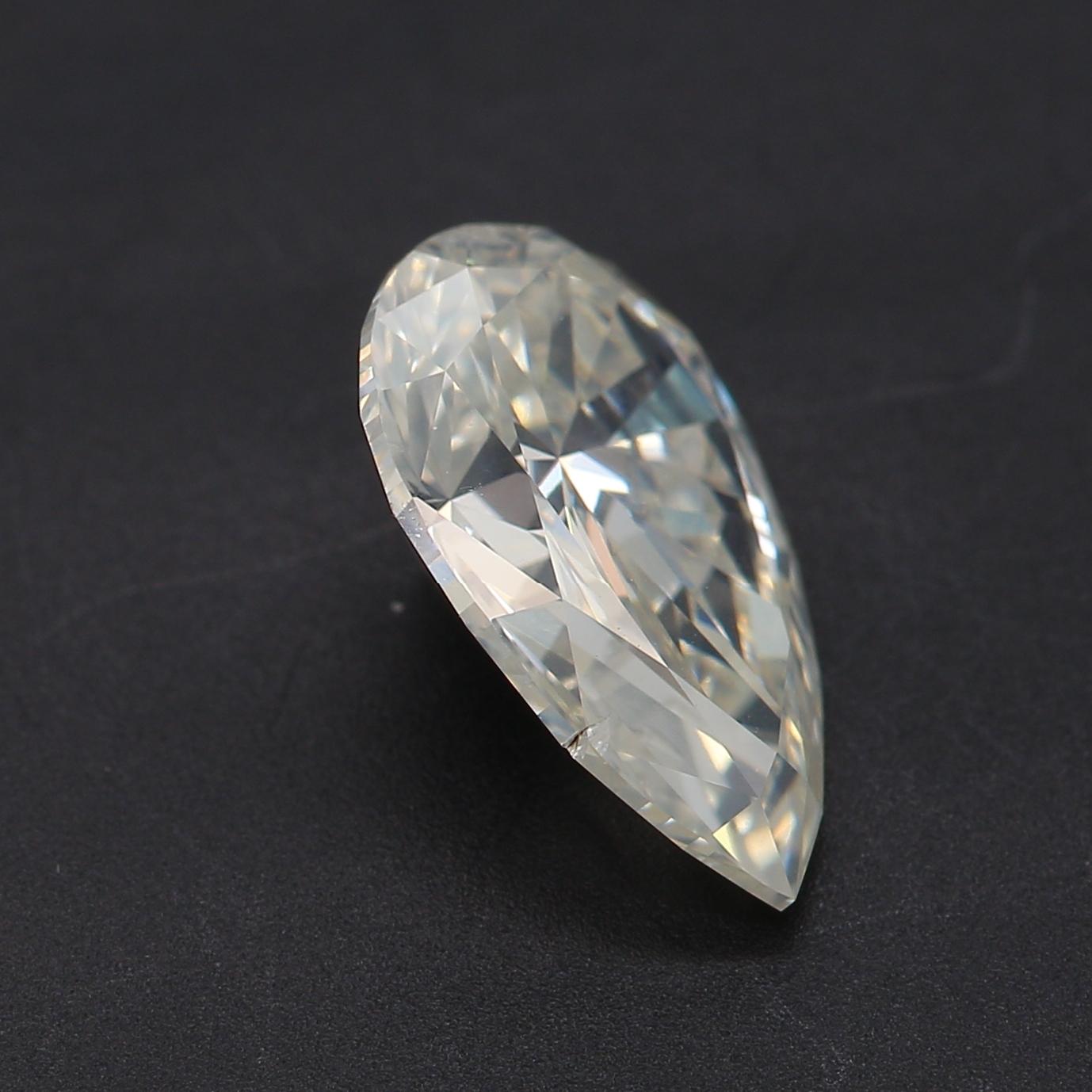 Women's or Men's 1.50-CARAT, I, Pear cut diamond SI2 Clarity GIA Certified For Sale