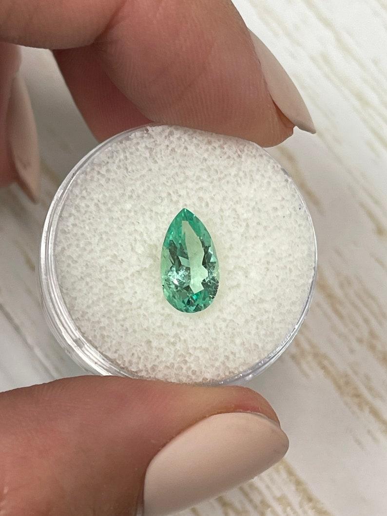1,50 Karat Luminous kolumbianischen Smaragd - Birnenschliff Teardrop Mai Birthstone im Zustand „Neu“ im Angebot in Jupiter, FL