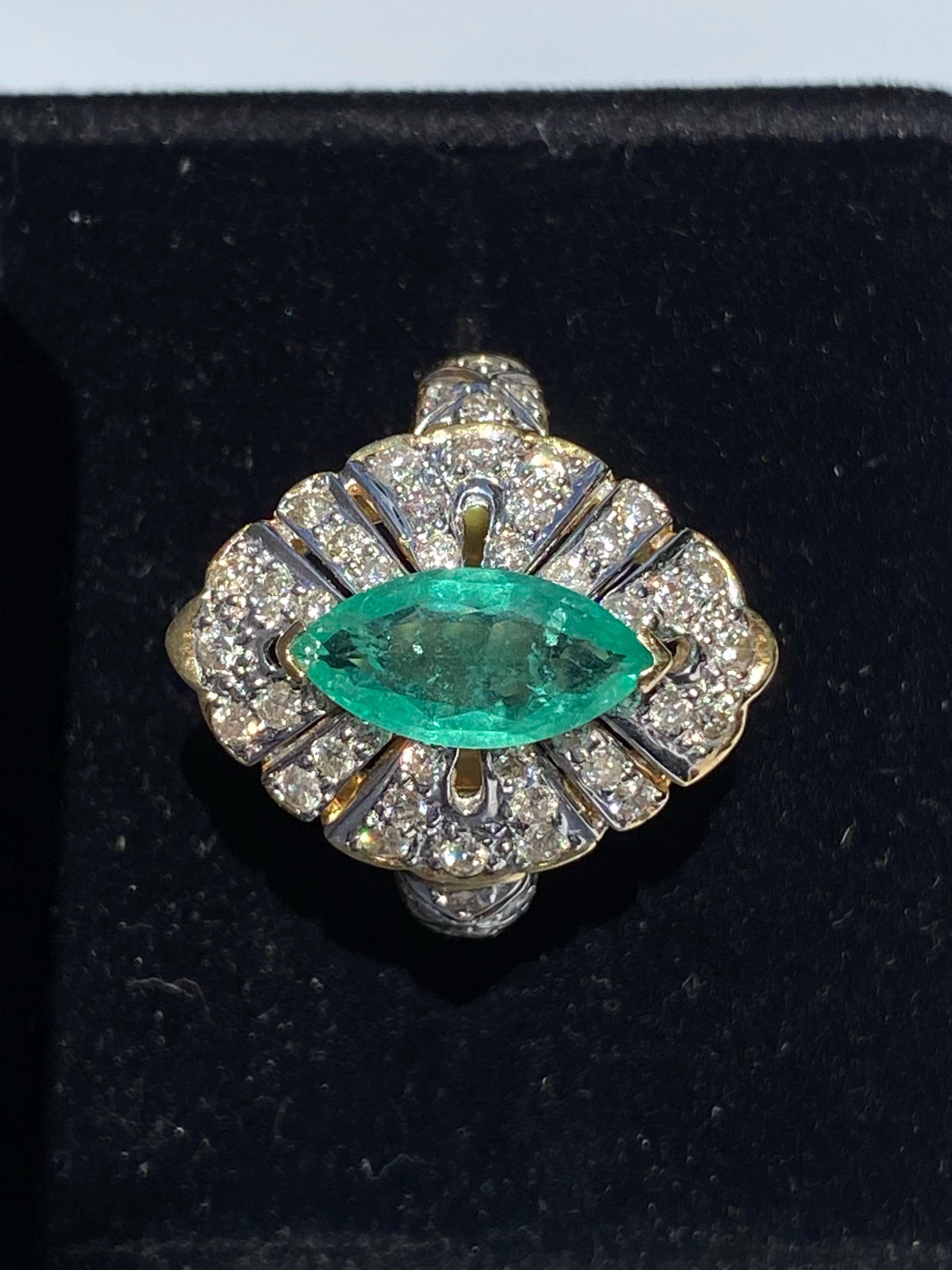 1.50 Carat Marquis Cut Colombian Emerald, Diamond and 14 Karat Yellow Gold Ring For Sale 1