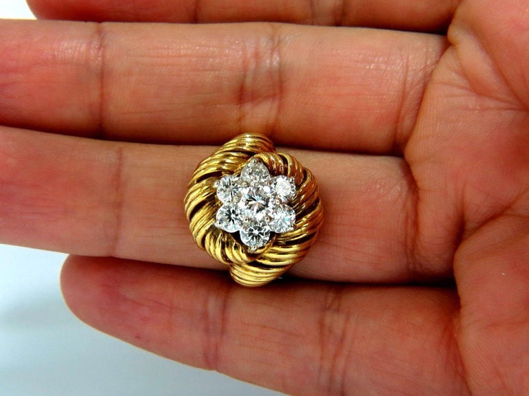 1.50 Carat Natural Diamonds 3D Curling Twist Cluster Ring 18 Karat G/VS For Sale at 1stdibs