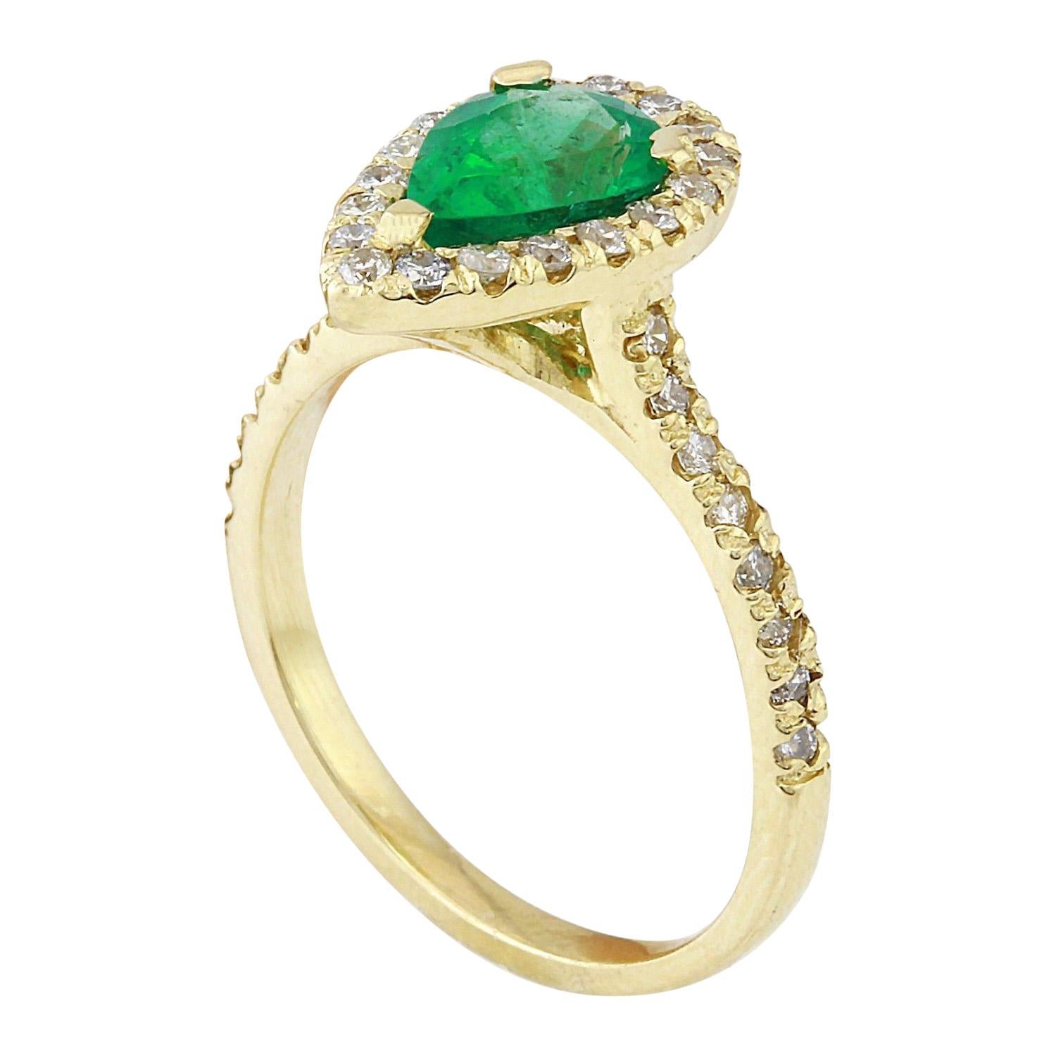 1.50 Natural Emerald 14 Karat Solid Yellow Gold Diamond Ring In New Condition For Sale In Los Angeles, CA