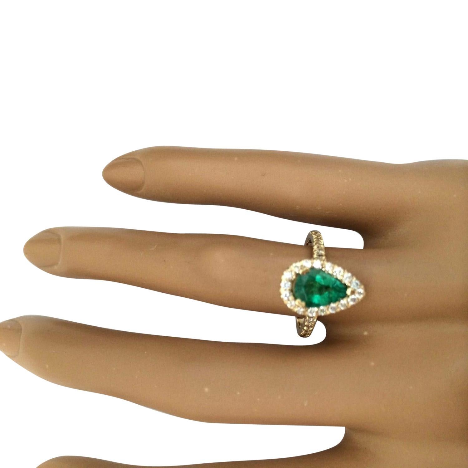 Women's 1.50 Natural Emerald 14 Karat Solid Yellow Gold Diamond Ring For Sale