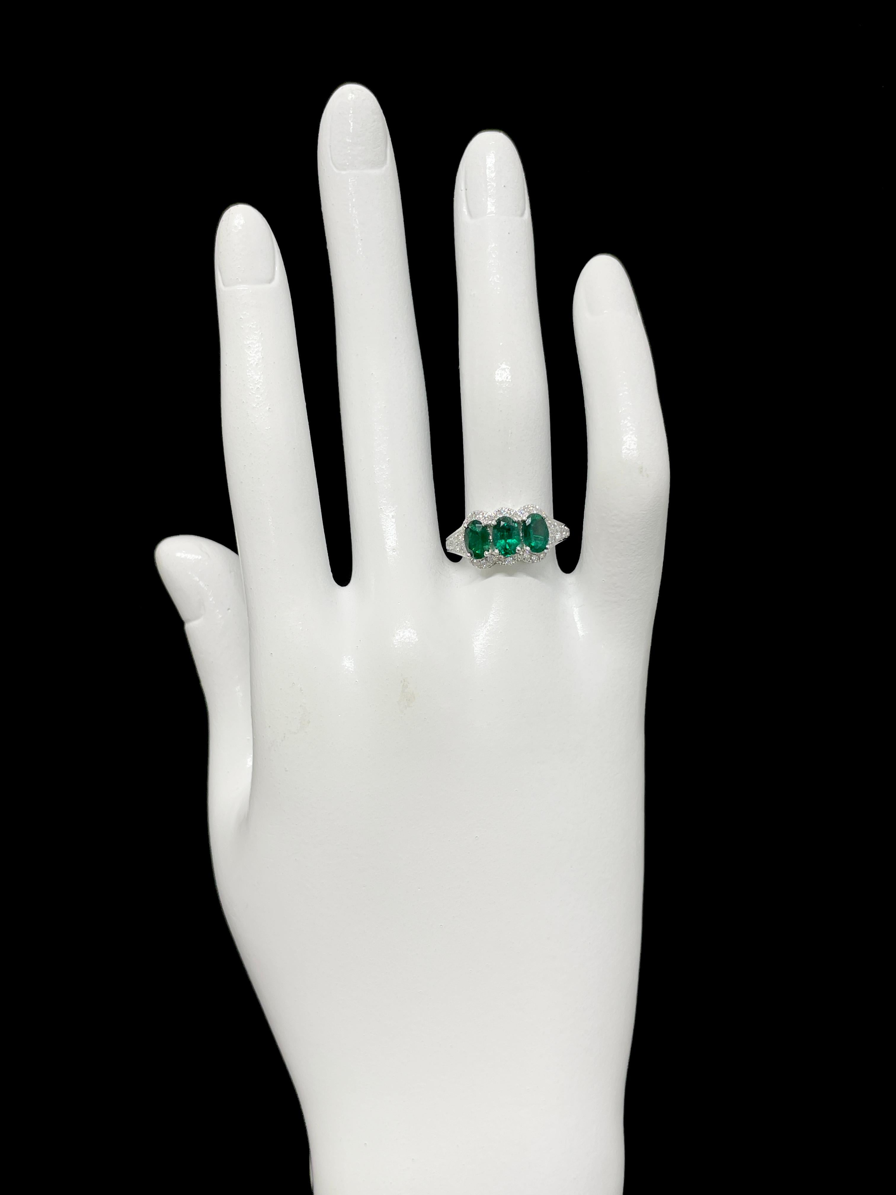 1.50 Carat Natural Emerald and Diamond Cluster Ring Set in 18K White Gold For Sale 1