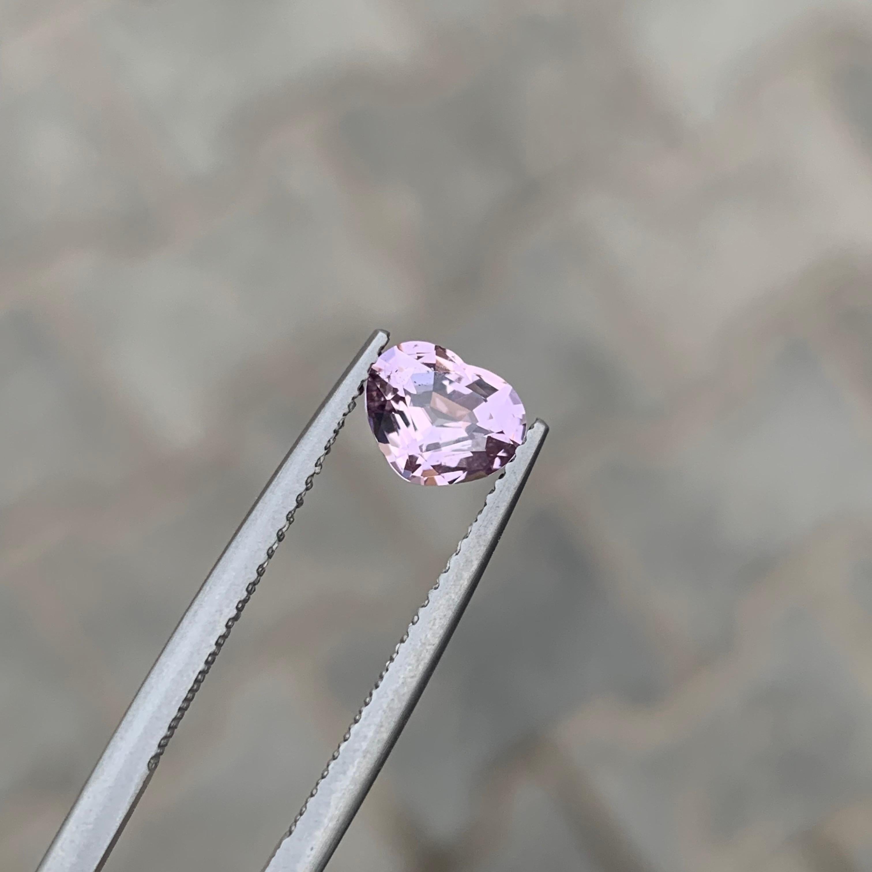 1.50 Carat Natural Loose Baby Pink Spinel Heart Shape Gemstone (pierre précieuse en forme de coeur) en vente 6