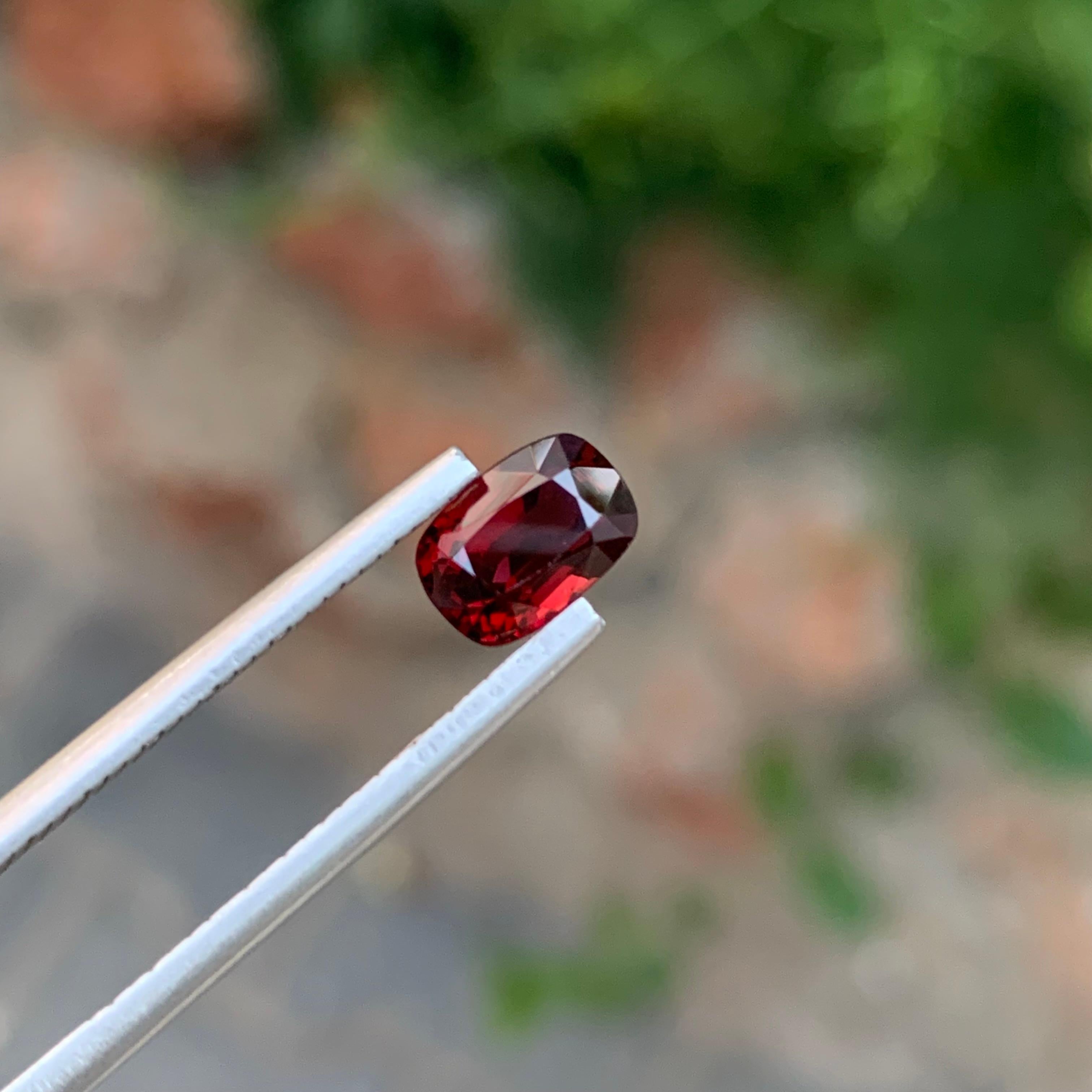 Taglio cuscino 1,50 carati di spinello rosso birmano sciolto naturale a forma di cuscino lungo per anello in vendita