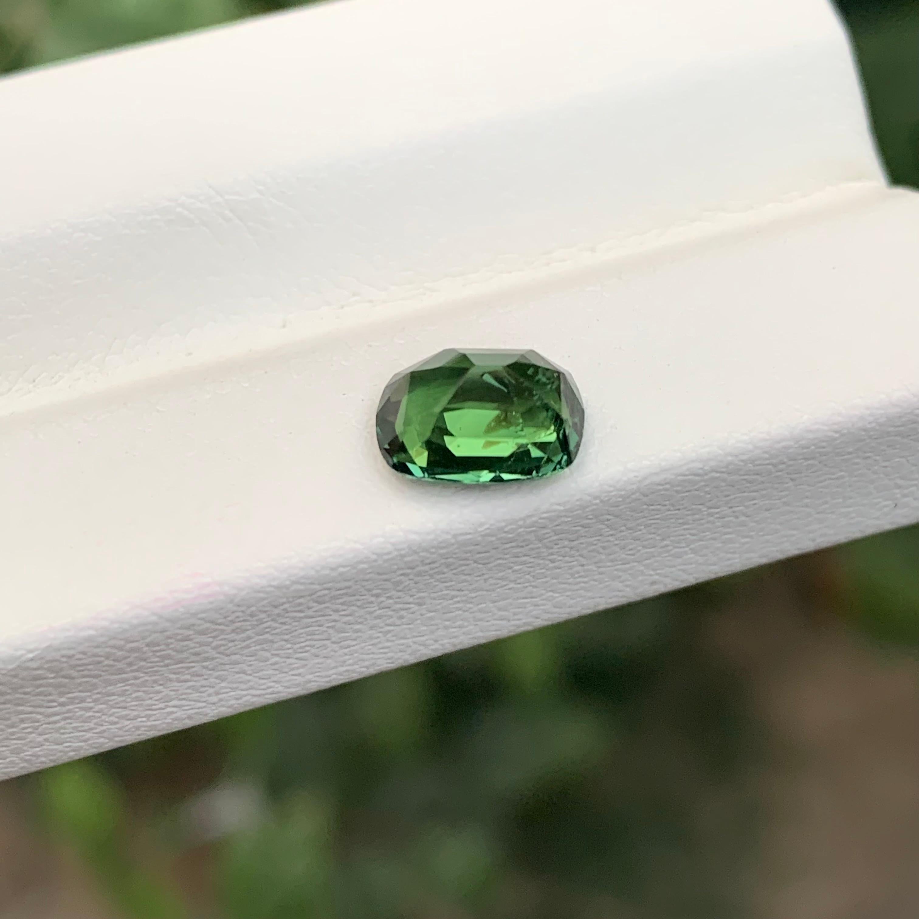 Taille coussin 1.50 Carat Natural Loose Forest Green Tourmaline Cushion Shape Gem en vente