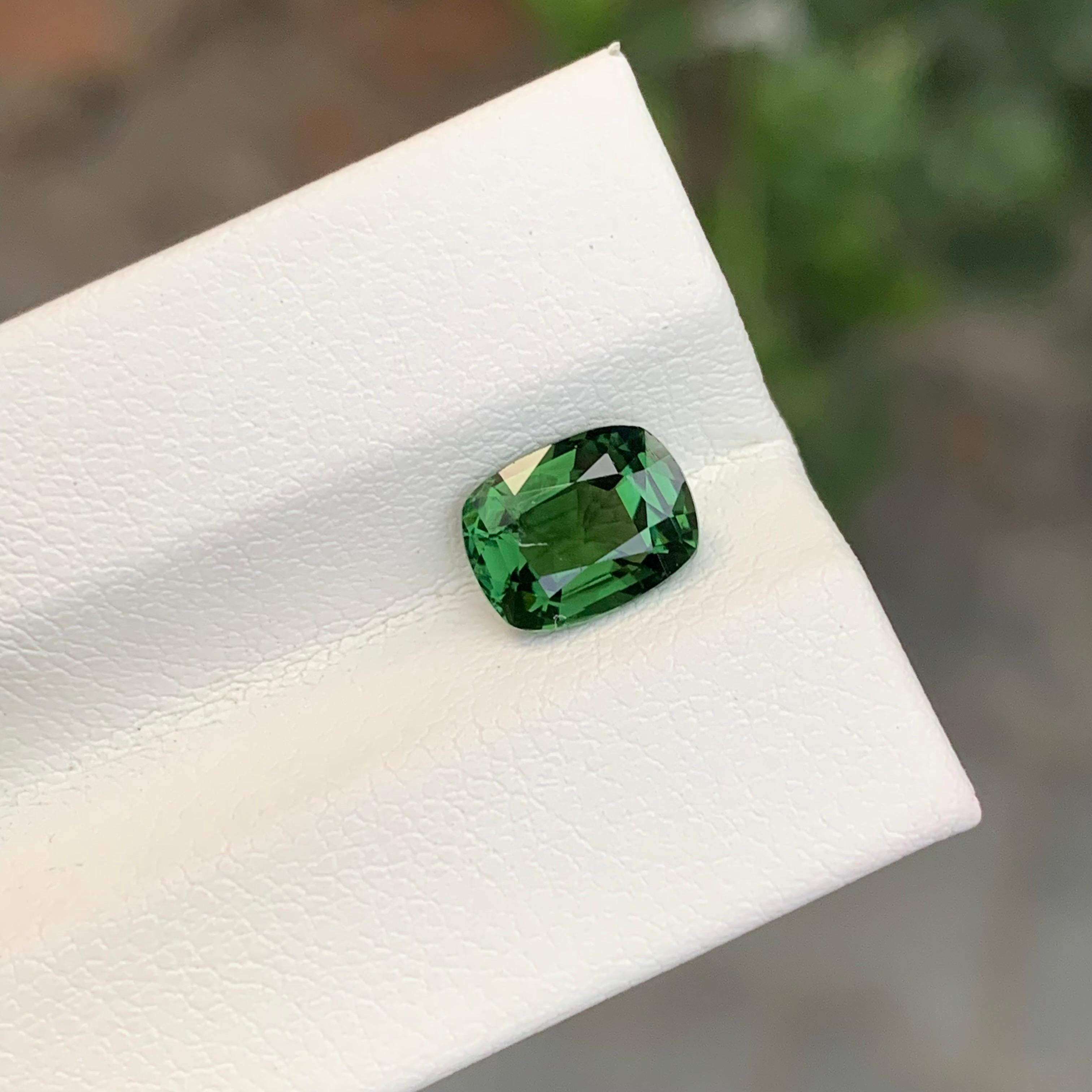1.50 Carat Natural Loose Forest Green Tourmaline Cushion Shape Gem en vente 2