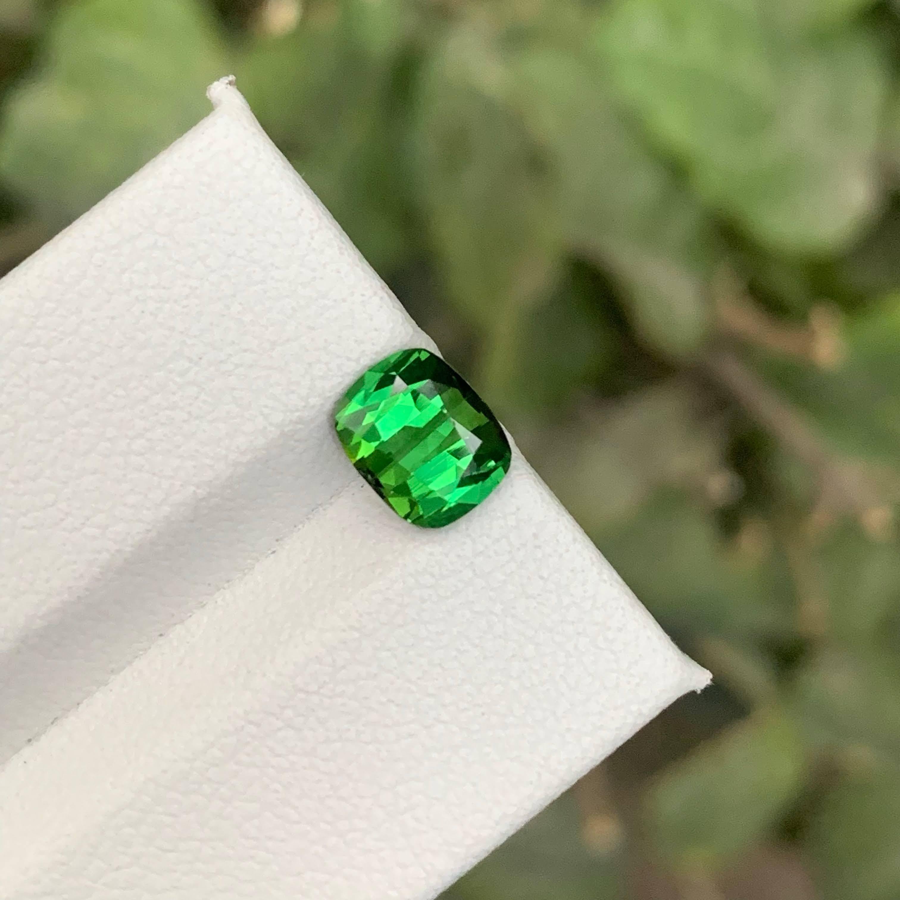 1.50 carati di tormalina verde naturale sciolta, taglio a cuscino, pietra preziosa afgana in vendita 2