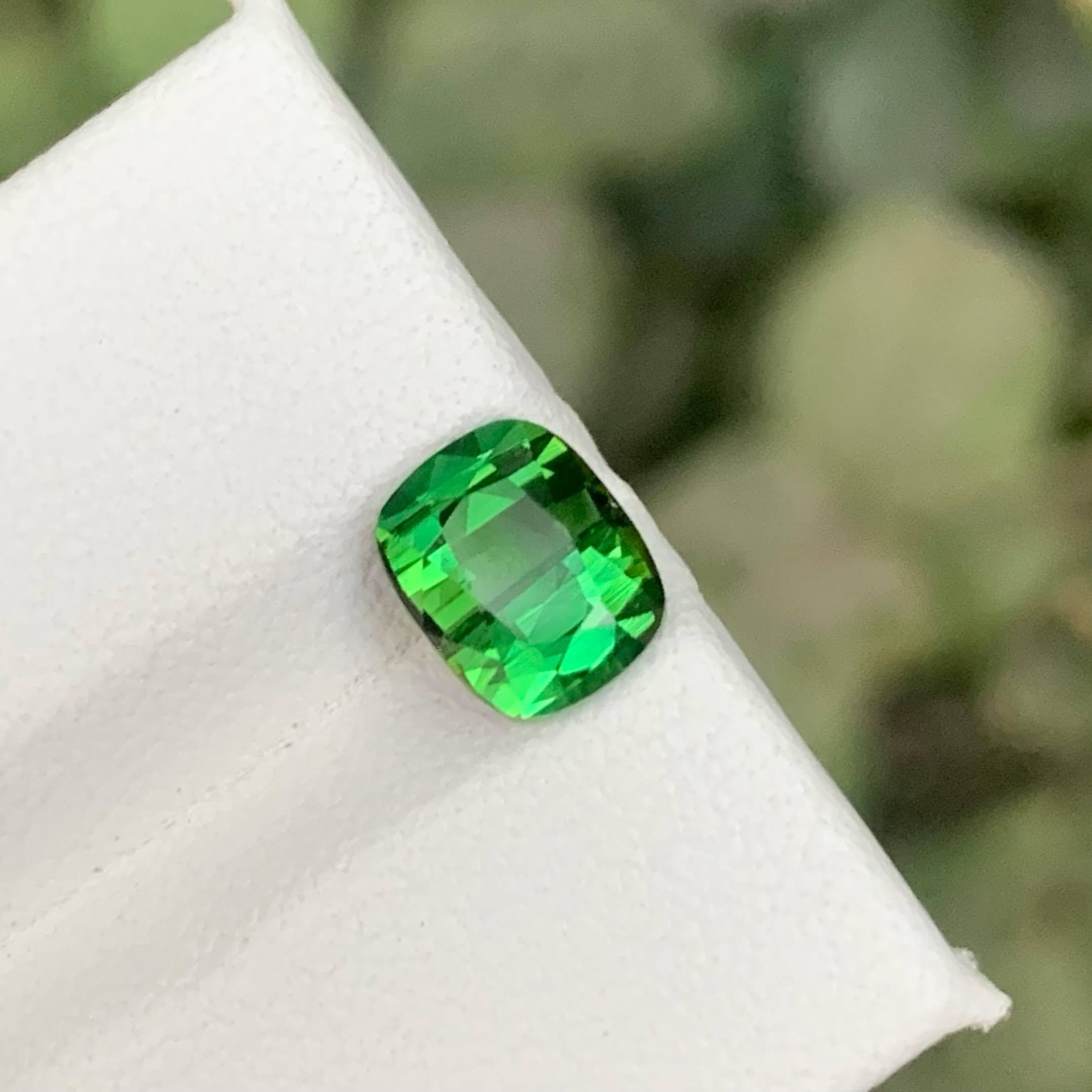 1.50 carati di tormalina verde naturale sciolta, taglio a cuscino, pietra preziosa afgana in vendita 3