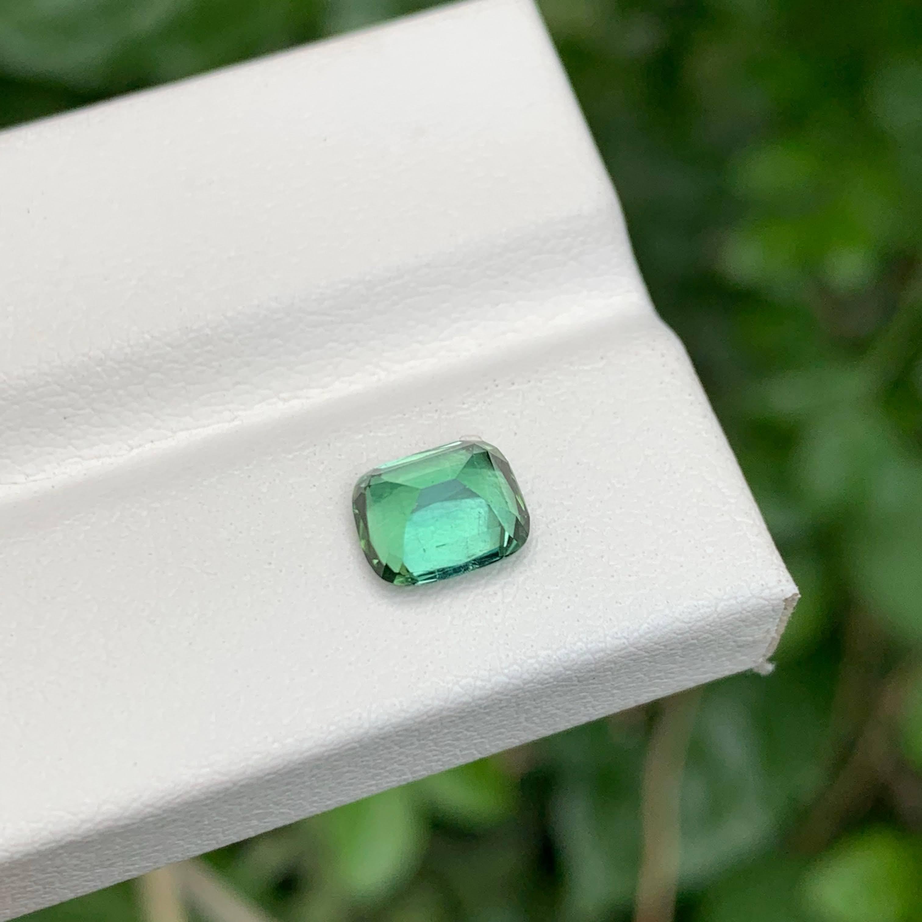1,50 carati di tormalina blu verdastra sciolta naturale con taglio a cuscino, gemma afghana In condizioni Nuovo in vendita a Bangkok, TH