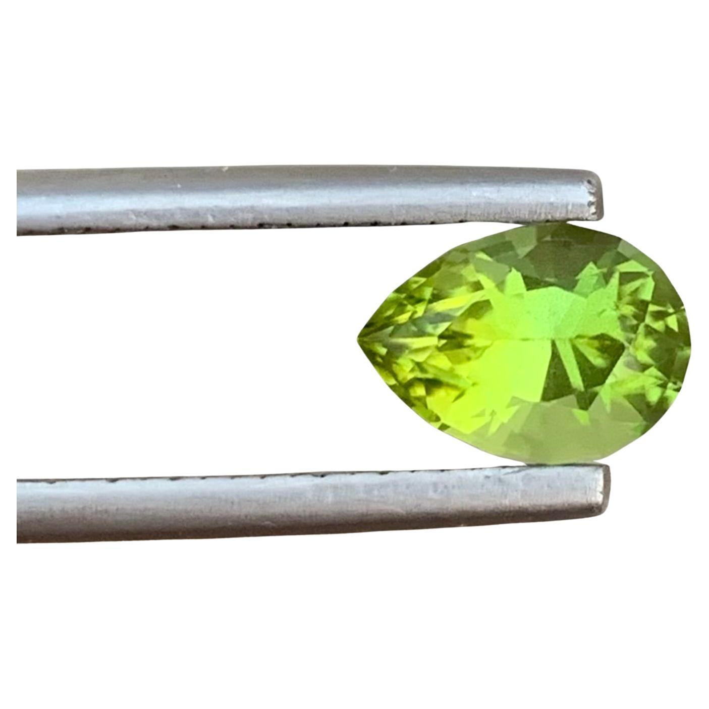 Gemma di peridoto naturale sciolta a forma di pera da 1,50 carati