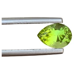Gemma di peridoto naturale sciolta a forma di pera da 1,50 carati