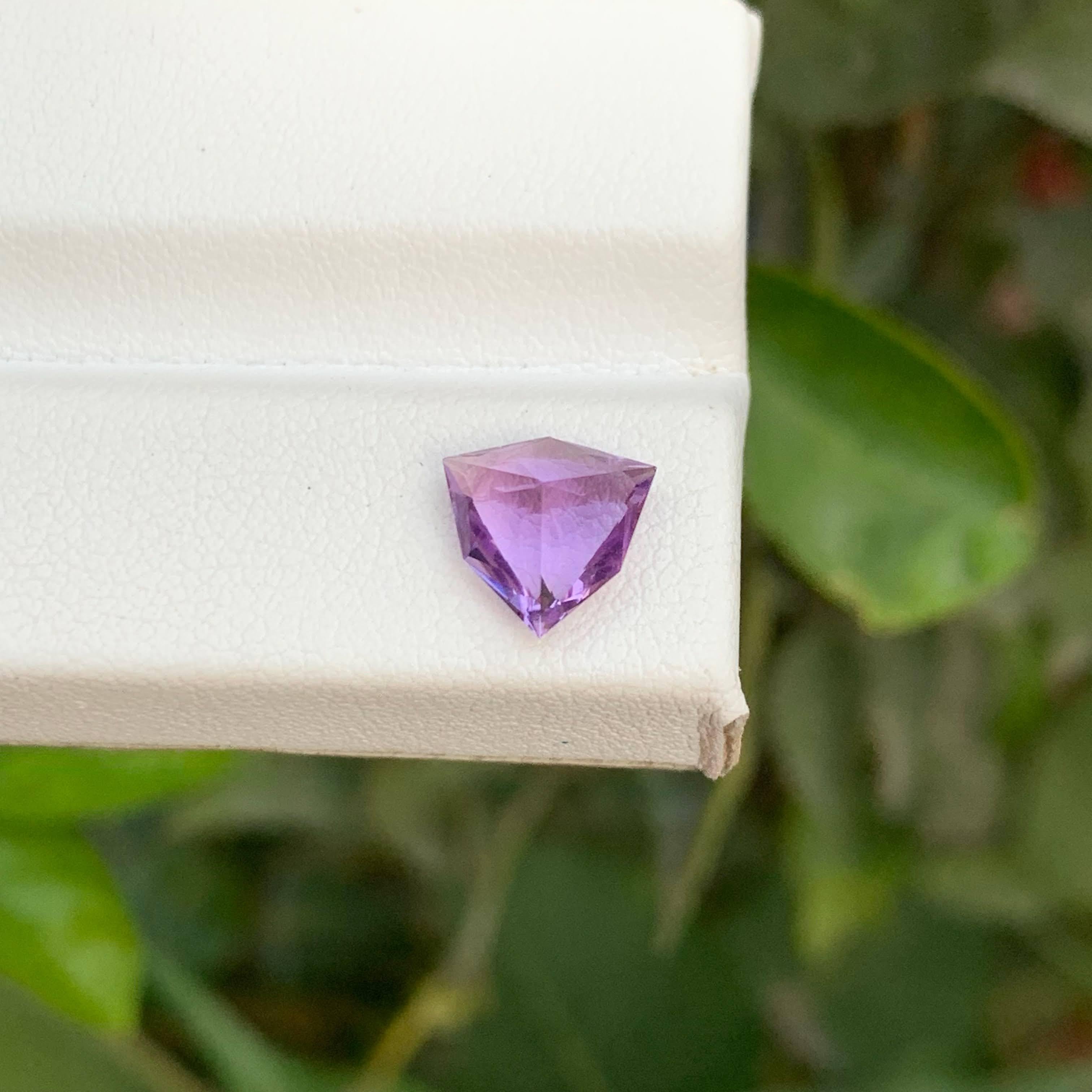 1,50 quilates de amatista púrpura natural suelta corte trillante gema brasileña Corte trillion en venta