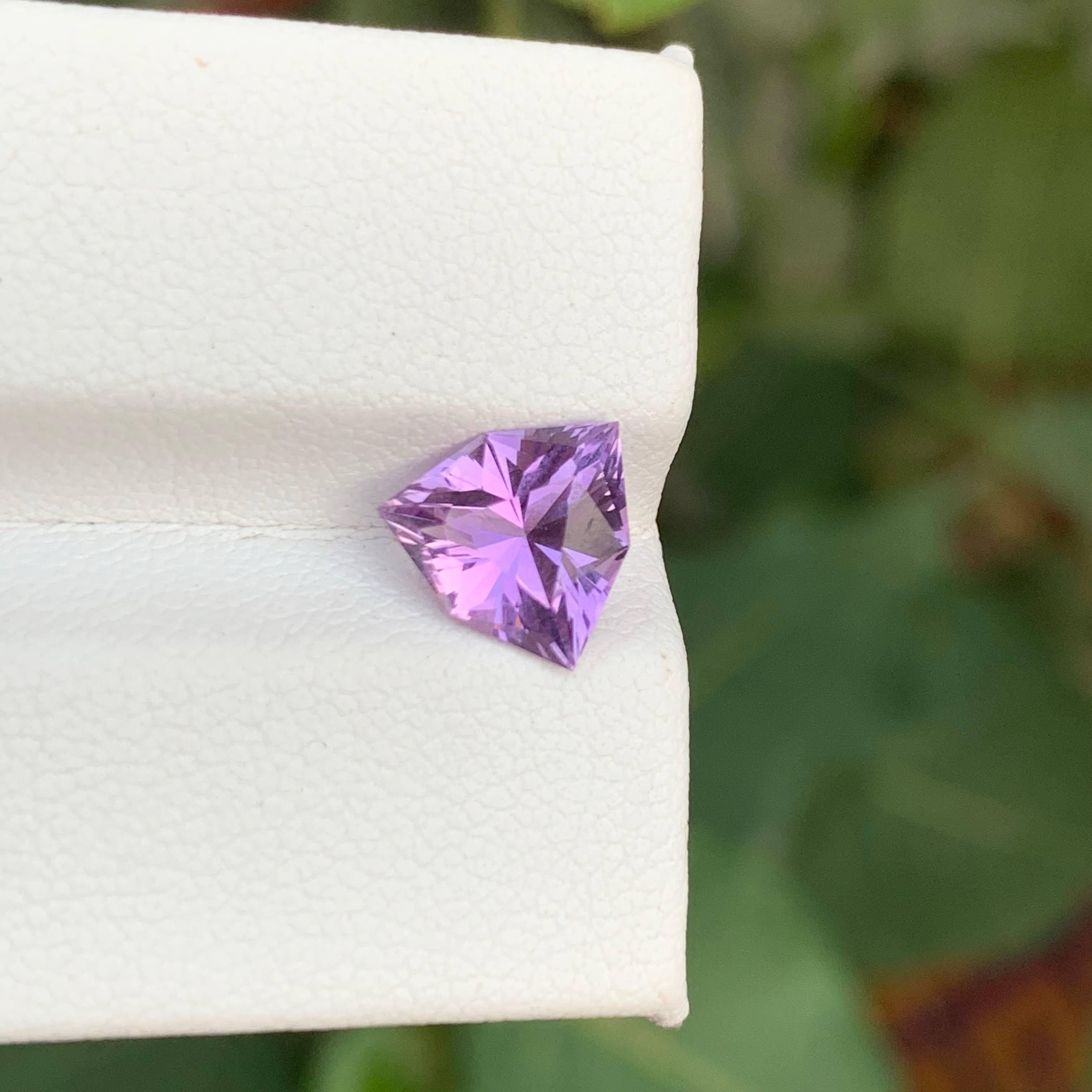 1,50 quilates de amatista púrpura natural suelta corte trillante gema brasileña en Nuevo estado para la venta en Bangkok, TH