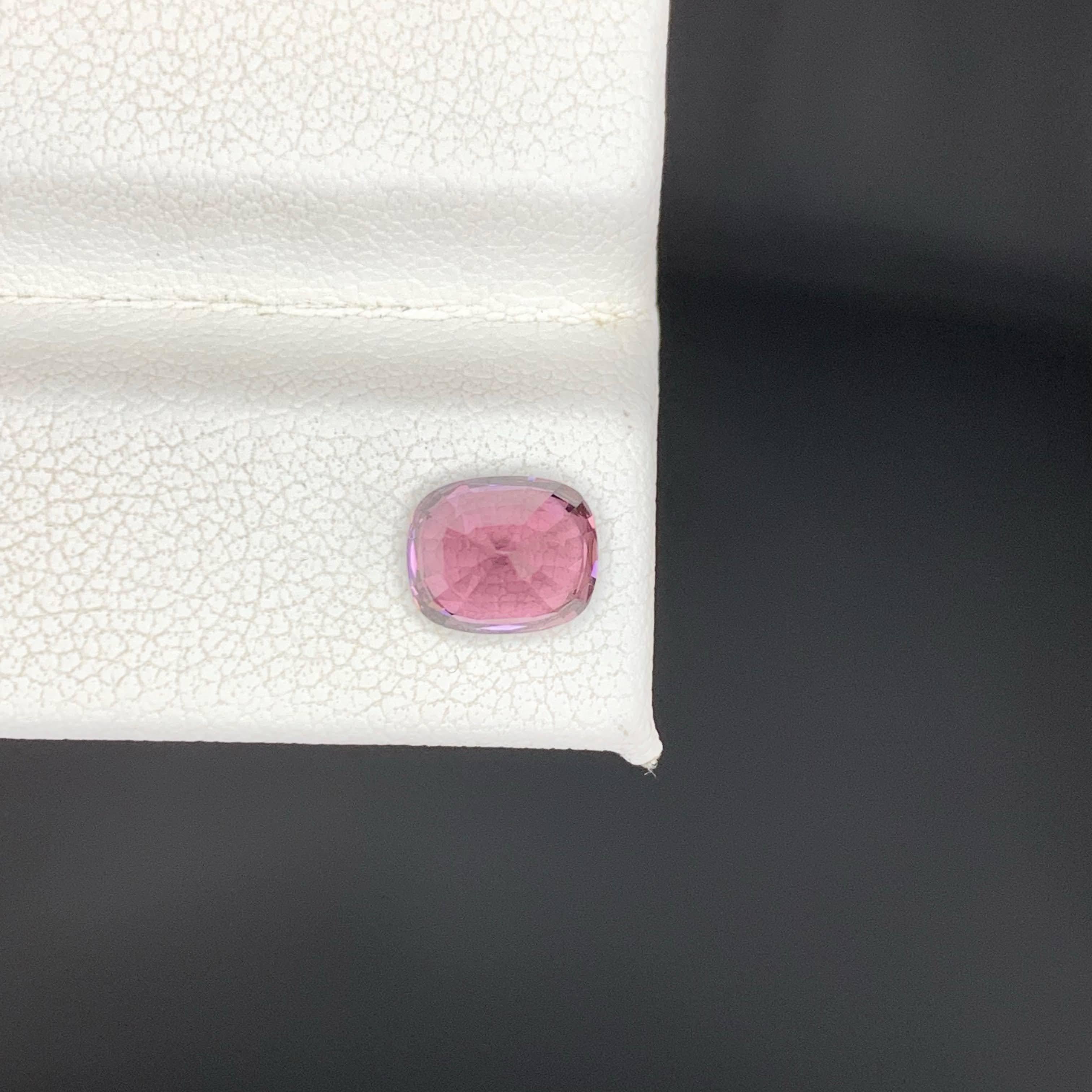 1,50 Karat natürlicher loser lila burmesischer Spinell Stein Kissenschliff Edelstein für Damen oder Herren im Angebot