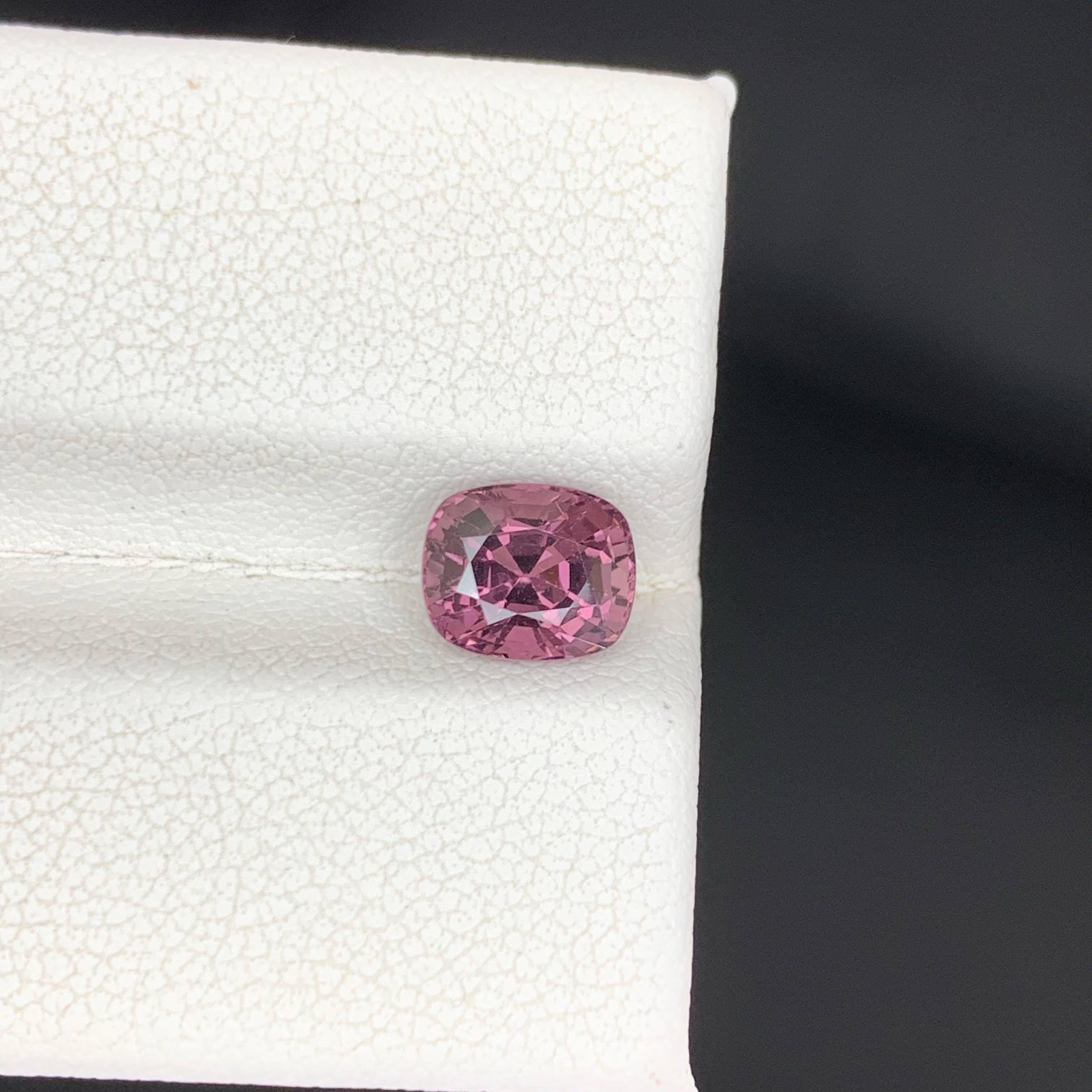 1,50 Karat natürlicher loser lila burmesischer Spinell Stein Kissenschliff Edelstein im Angebot 2