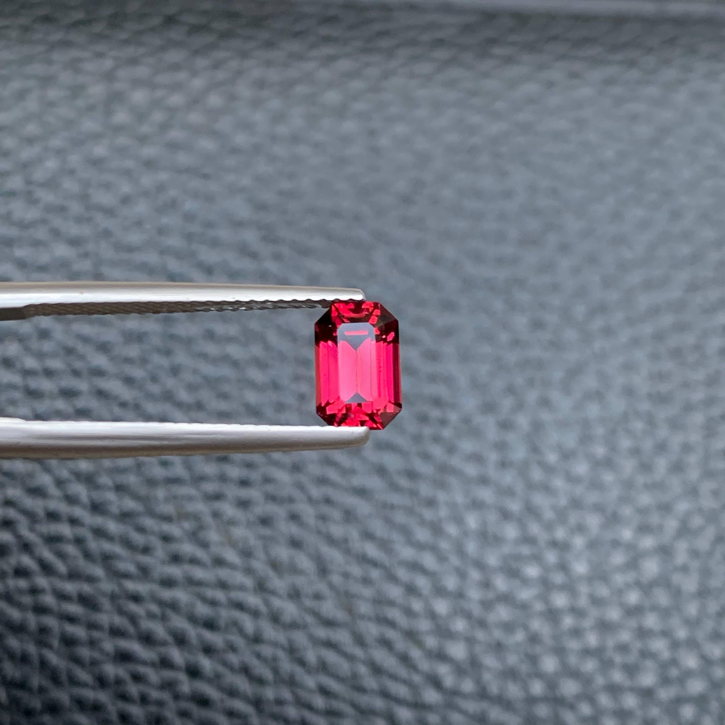 1,50 Karat natürlicher loser roter Granat Stein Smaragdschliff tansanischer Edelstein im Angebot 5