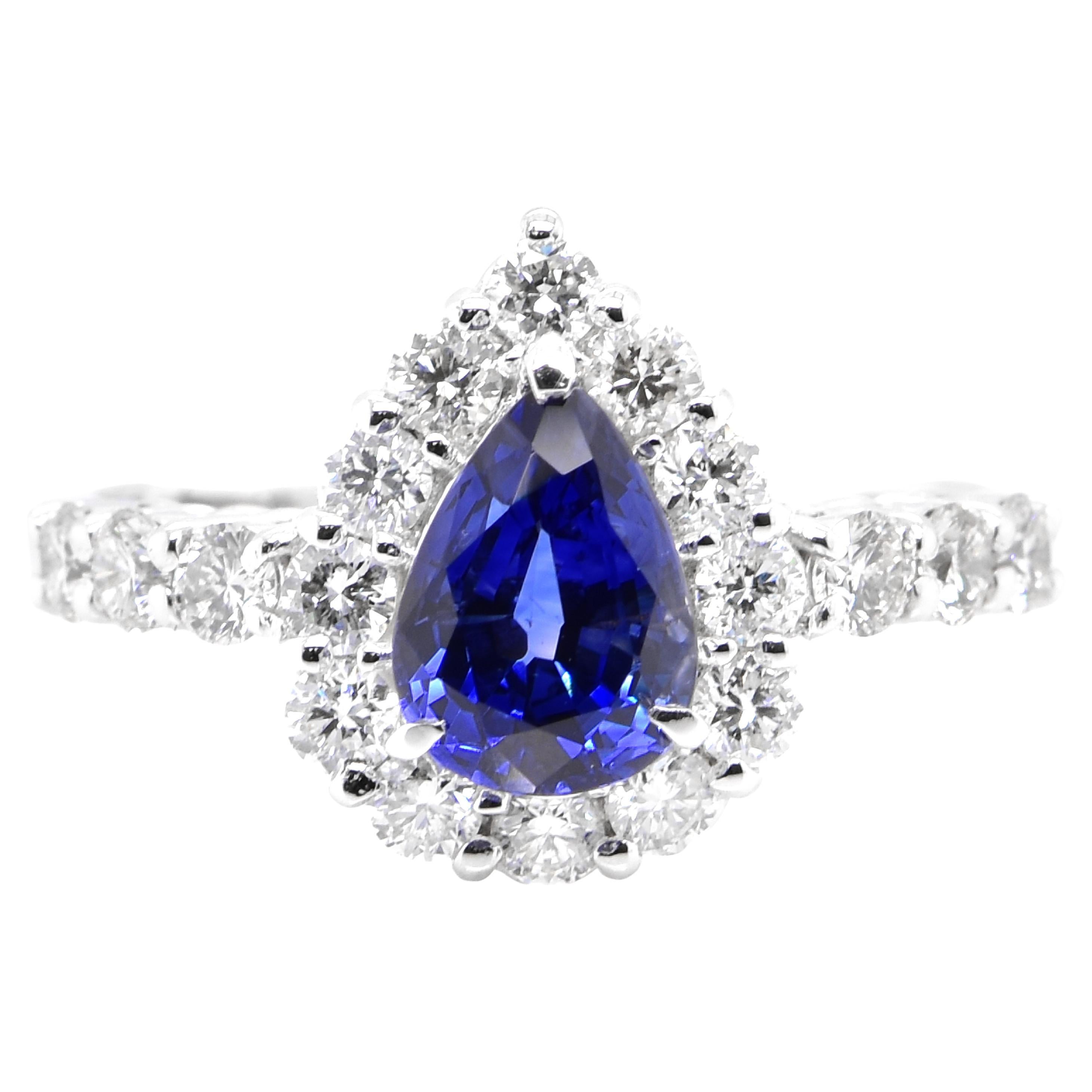 Bague en platine, saphir bleu royal naturel de 1.50 carat et diamants