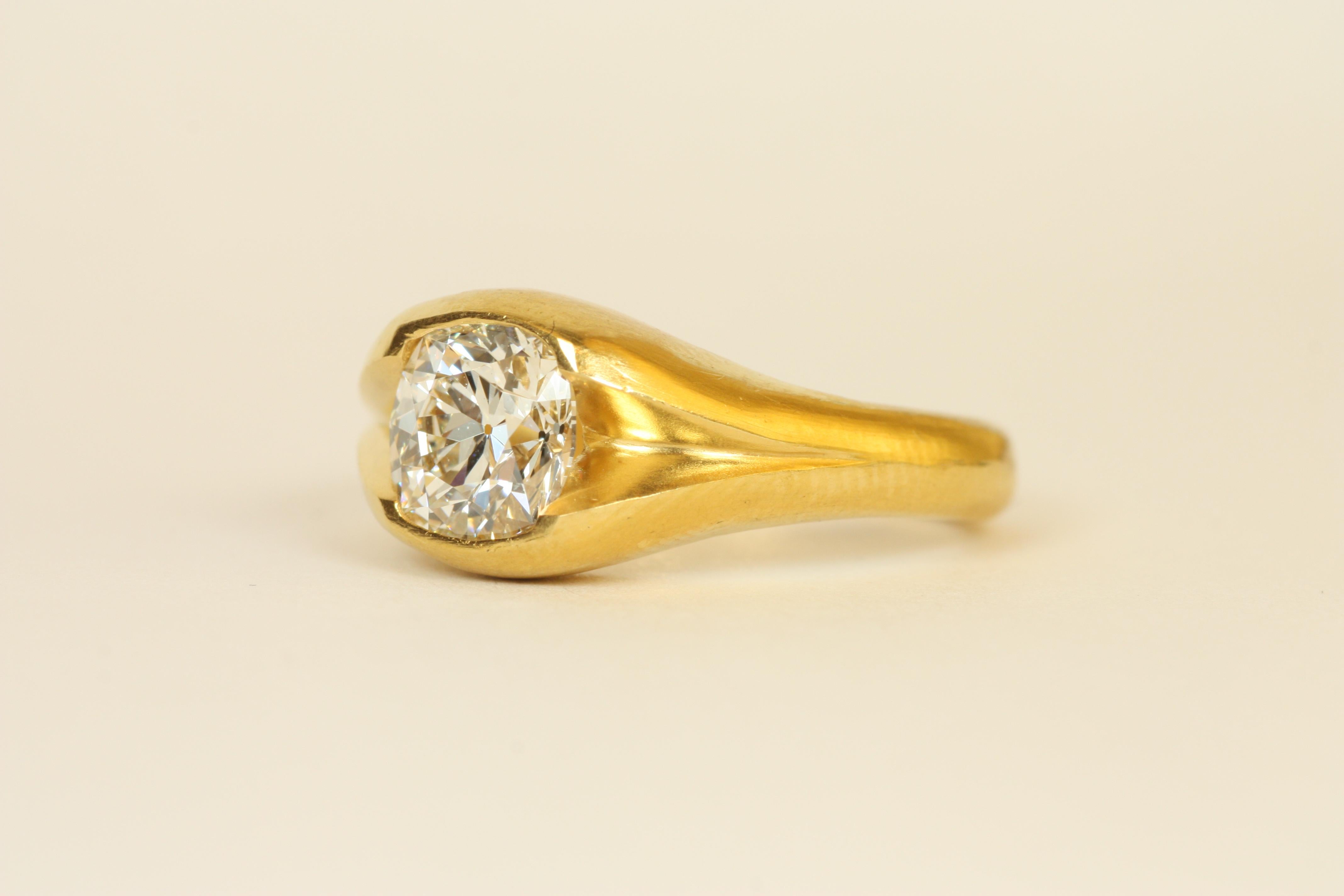 1.50 Carat Old Mine Cut Diamond 22K Gold Solitaire Split-Shank Engagement Ring In New Condition For Sale In Santa Monica, CA