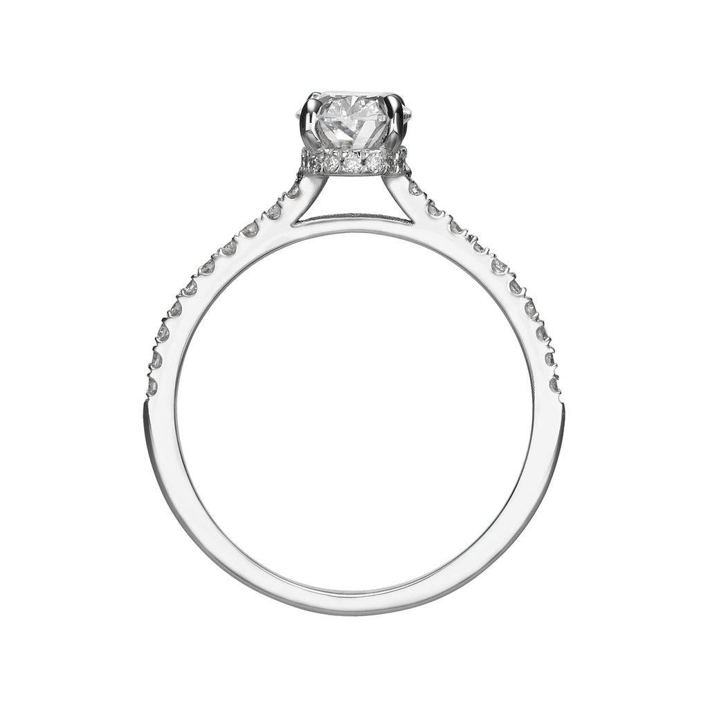 1.50 Carat Oval Cut Diamond Engagement Ring on 18 Karat White Gold (Ovalschliff) im Angebot