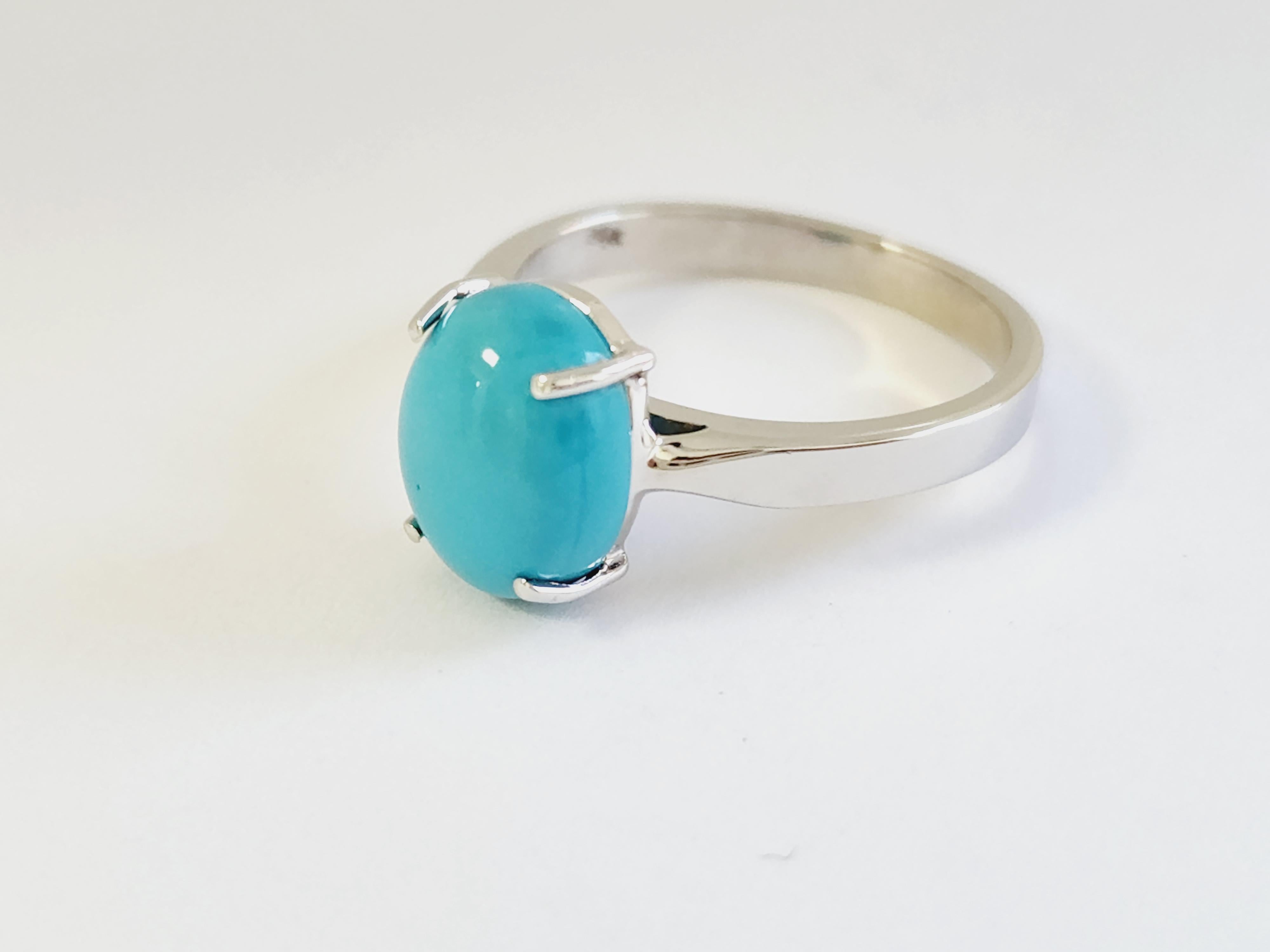 1.50 Carat Oval Shape Turquoise 14 Karat White Gold Ring In New Condition For Sale In Great Neck, NY