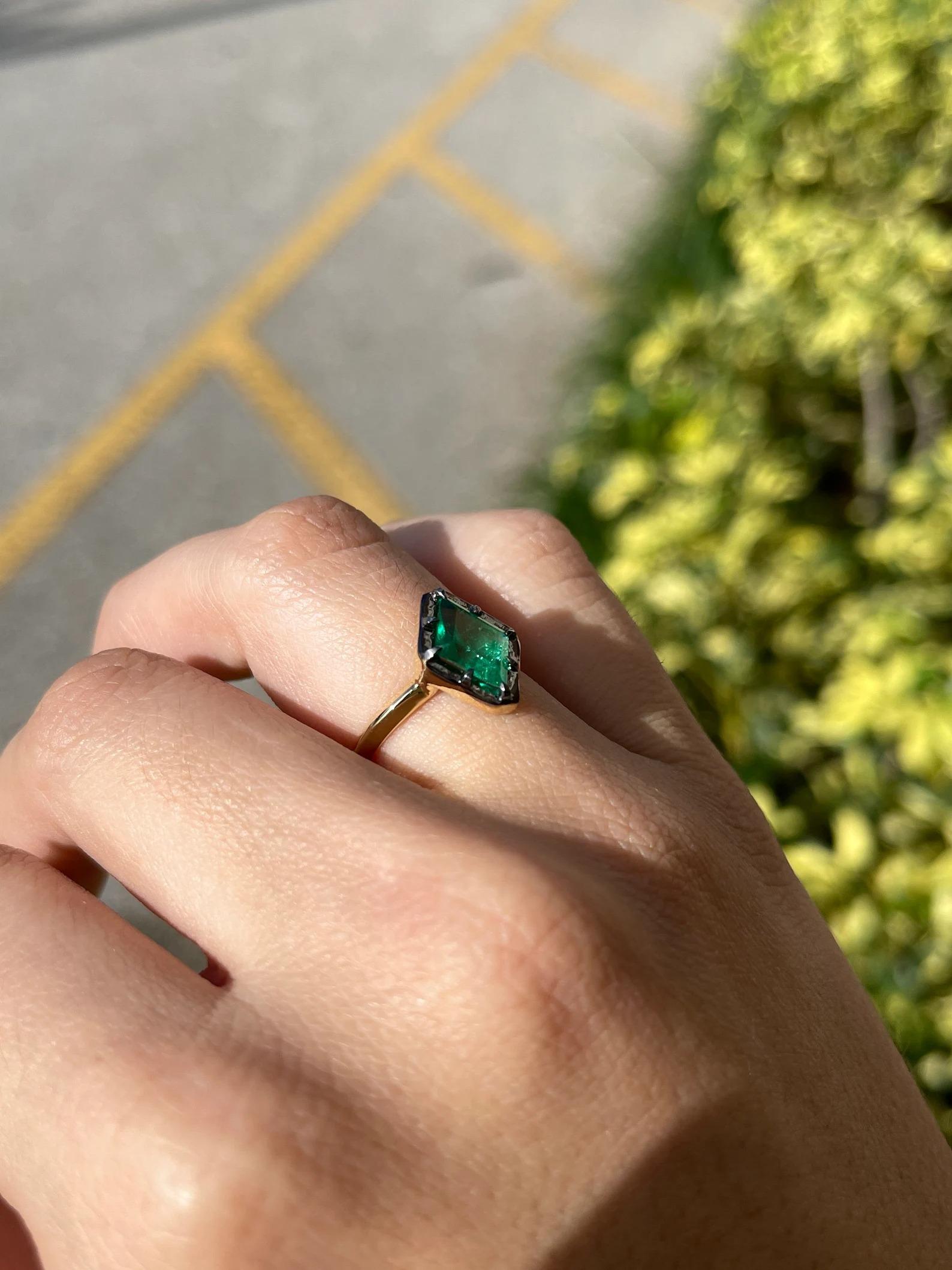 1.50 Carat Rare Colombian Emerald, Lozenge Cut Solitaire Eight Prong Ring 18K For Sale 1