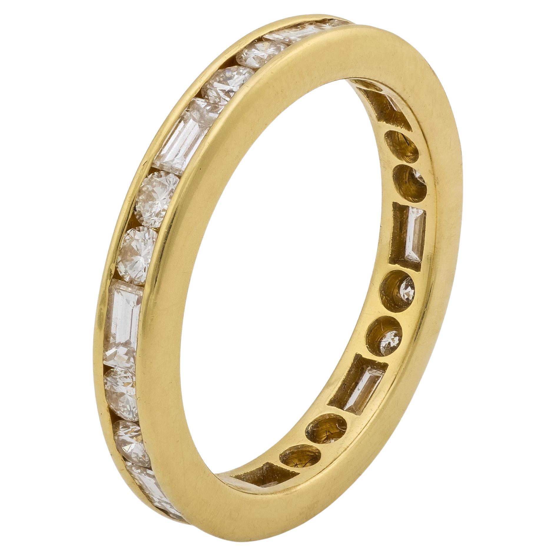 1,50 Karat runder und Baguette-Diamant 18k Gelbgold Ewigkeitsring