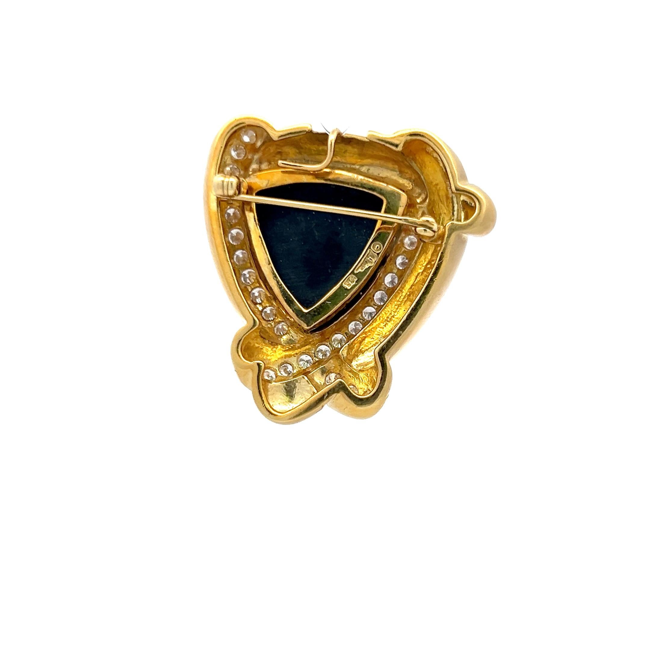 Women's 1.50 Carat Round Brilliant F VS1 Diamond 18 Karat Yellow Gold Pendant For Sale