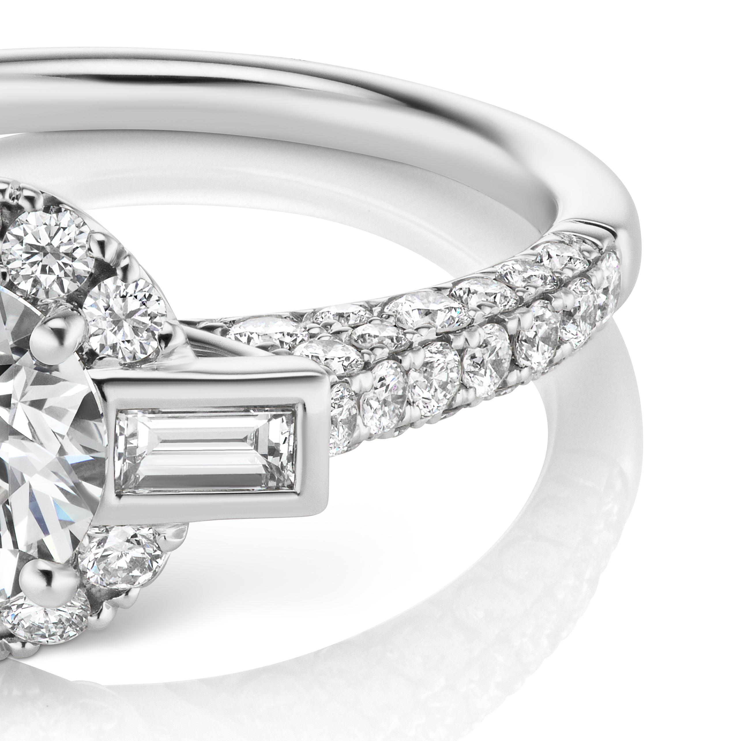 1.50 Carat Round Diamond Engagement Ring with 1.07 Carat Baguette Accents im Zustand „Neu“ in New York, NY