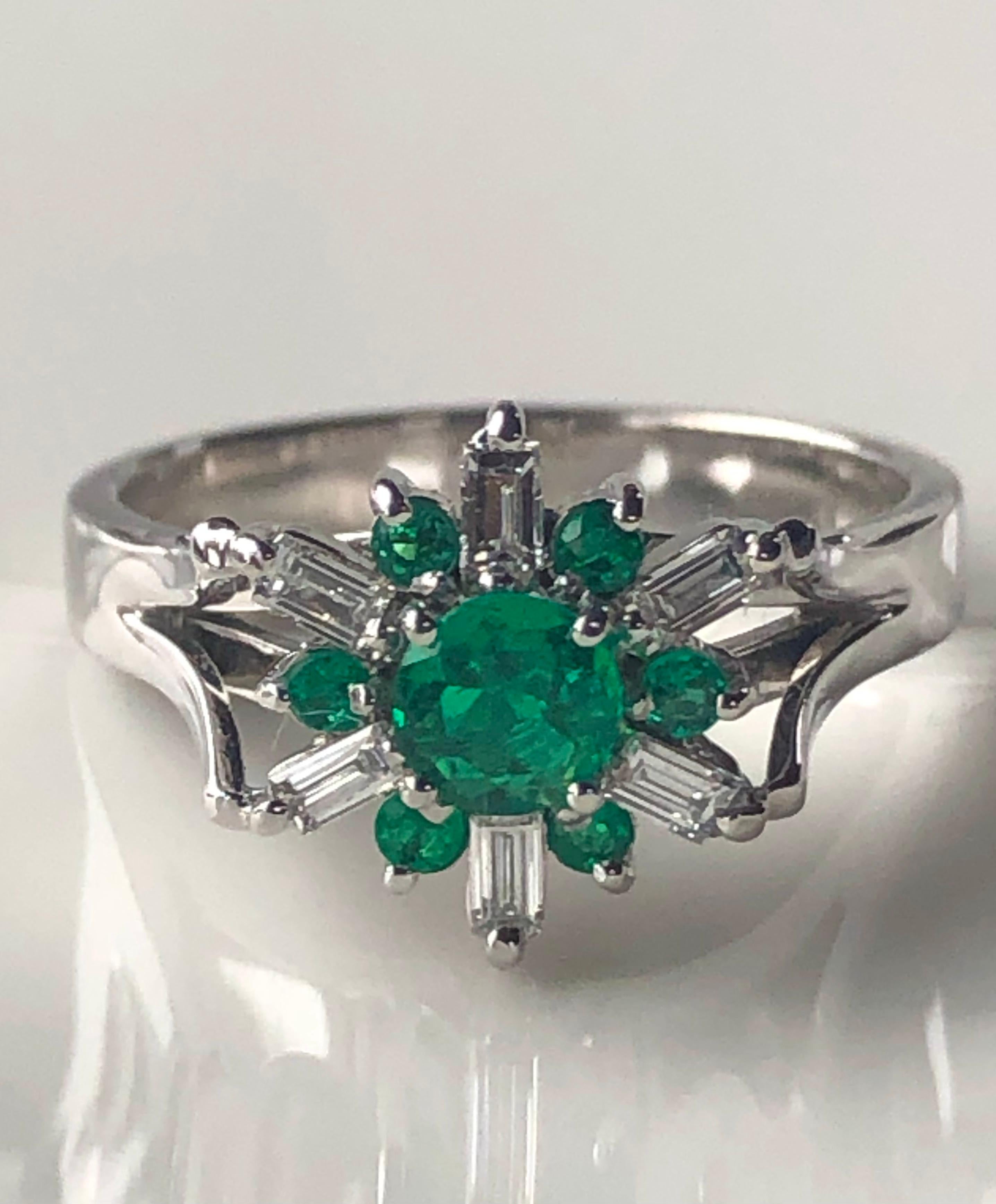 1.50 CT Natural Round Colombian Emerald & Diamond Art Deco style Cocktail Ring 18K White Gold

Composition: 18K White Gold
Primary Stone: AAA+ Natural Colombian Emerald
Shape or Cut: Round Cut 
Average Color: AAA+ Beautiful Natural Medium Green