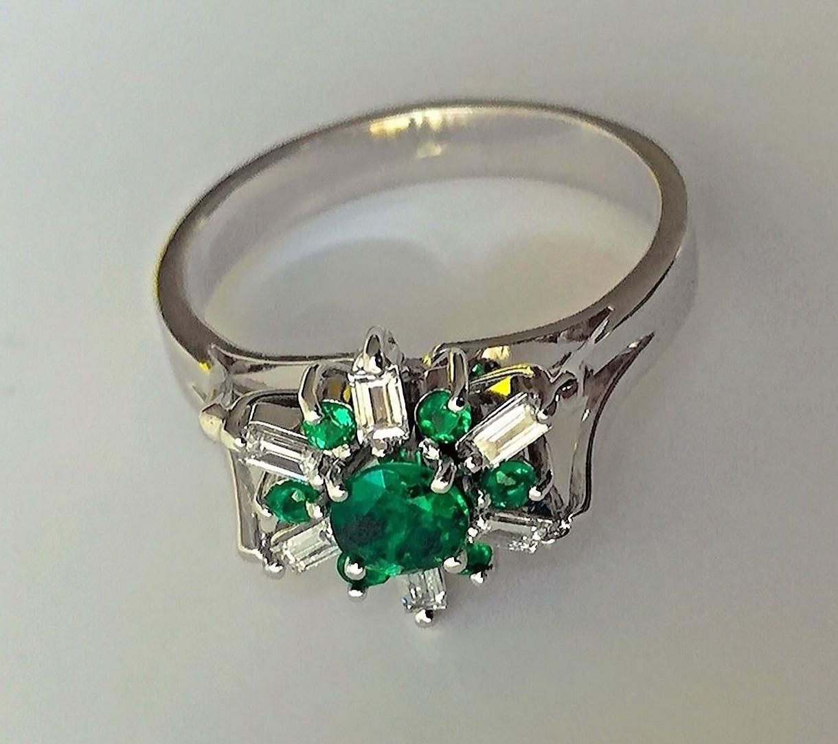 1.50 Carat Round Natural Colombian Emerald Diamond Cocktail Ring For Sale 7