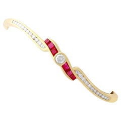Bracelet jonc en or jaune avec rubis de 1,50 carat et diamants de 1,36 carat, c. 2010