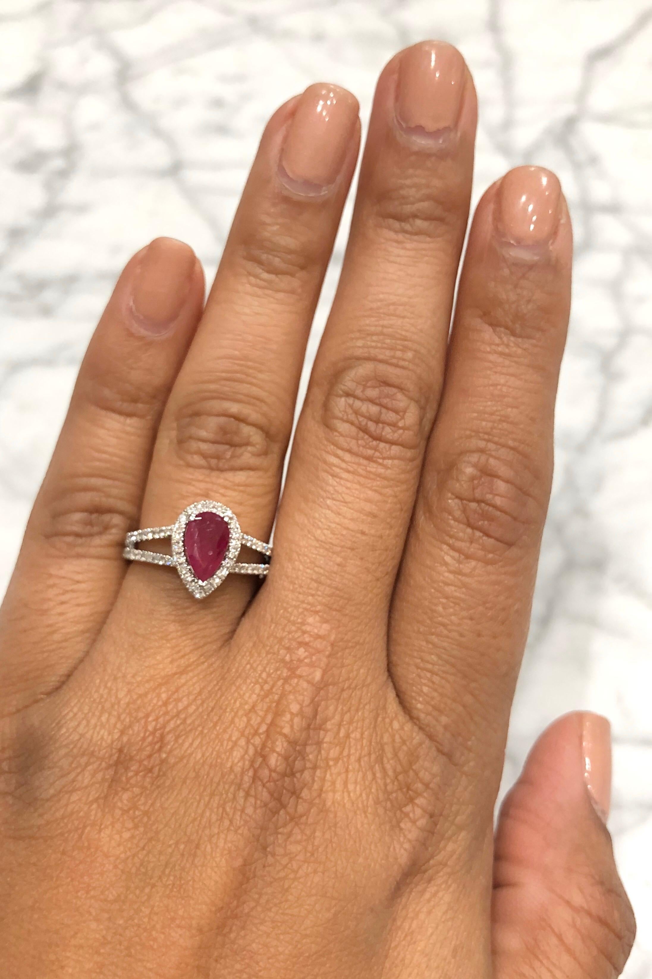 Ruby Diamond 1.50 Carat 18 Karat White Gold Engagement Ring In New Condition In Los Angeles, CA