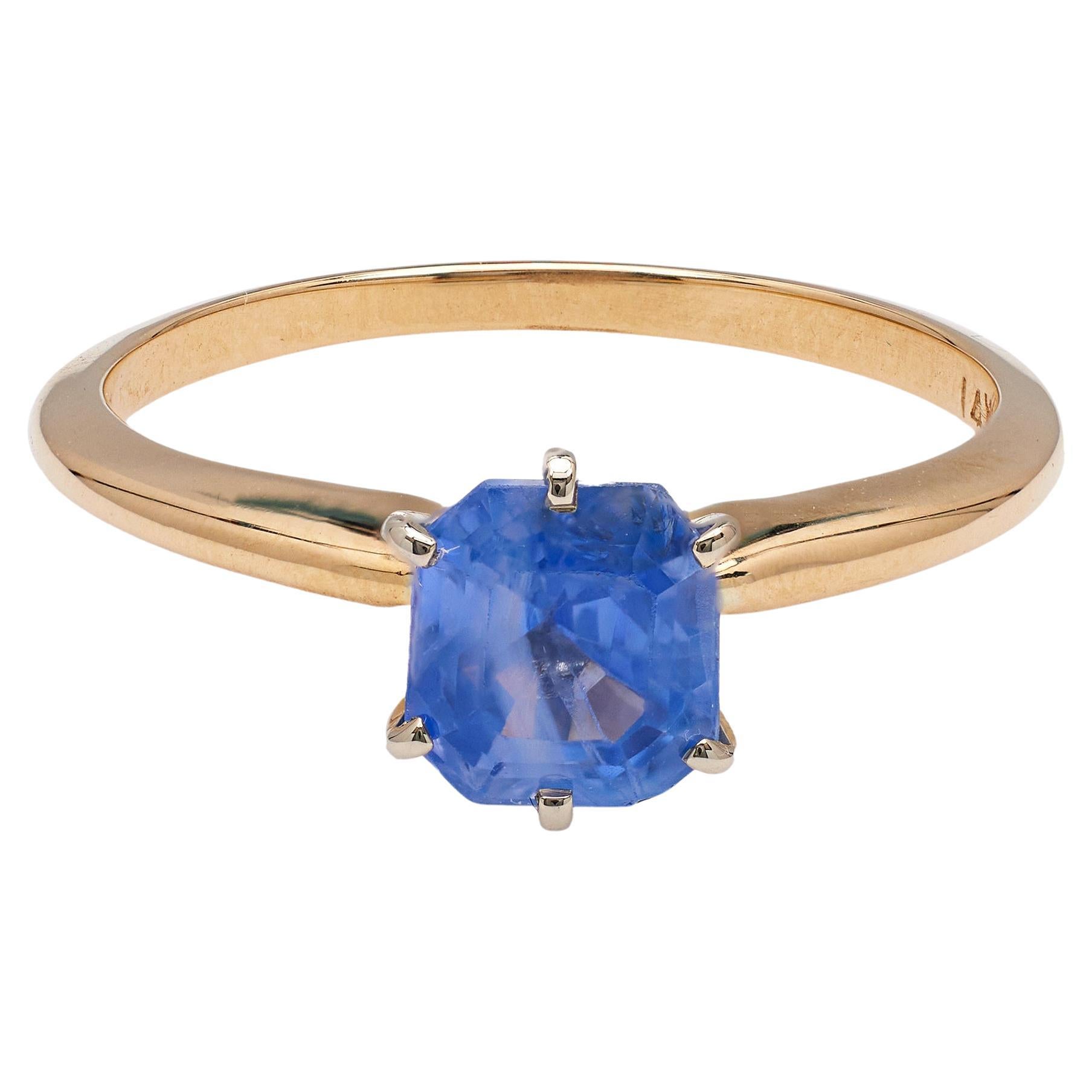 1.50 Carat Sapphire 14k Yellow Gold Solitaire Ring For Sale