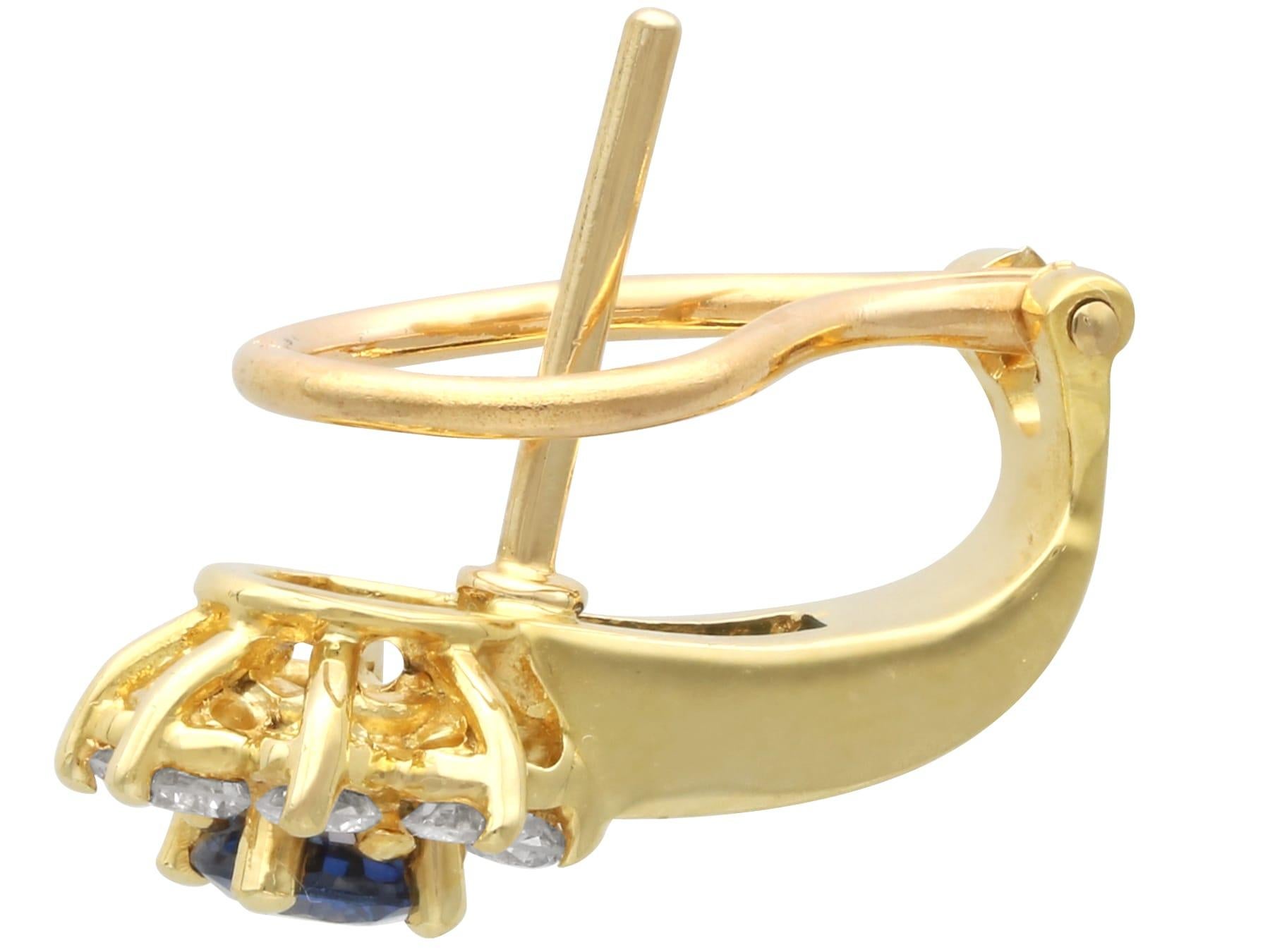 Boucles d'oreilles en or jaune 18 carats avec saphirs de 1,50 carat et diamants de 0,68 carat, c. 1980 Unisexe en vente