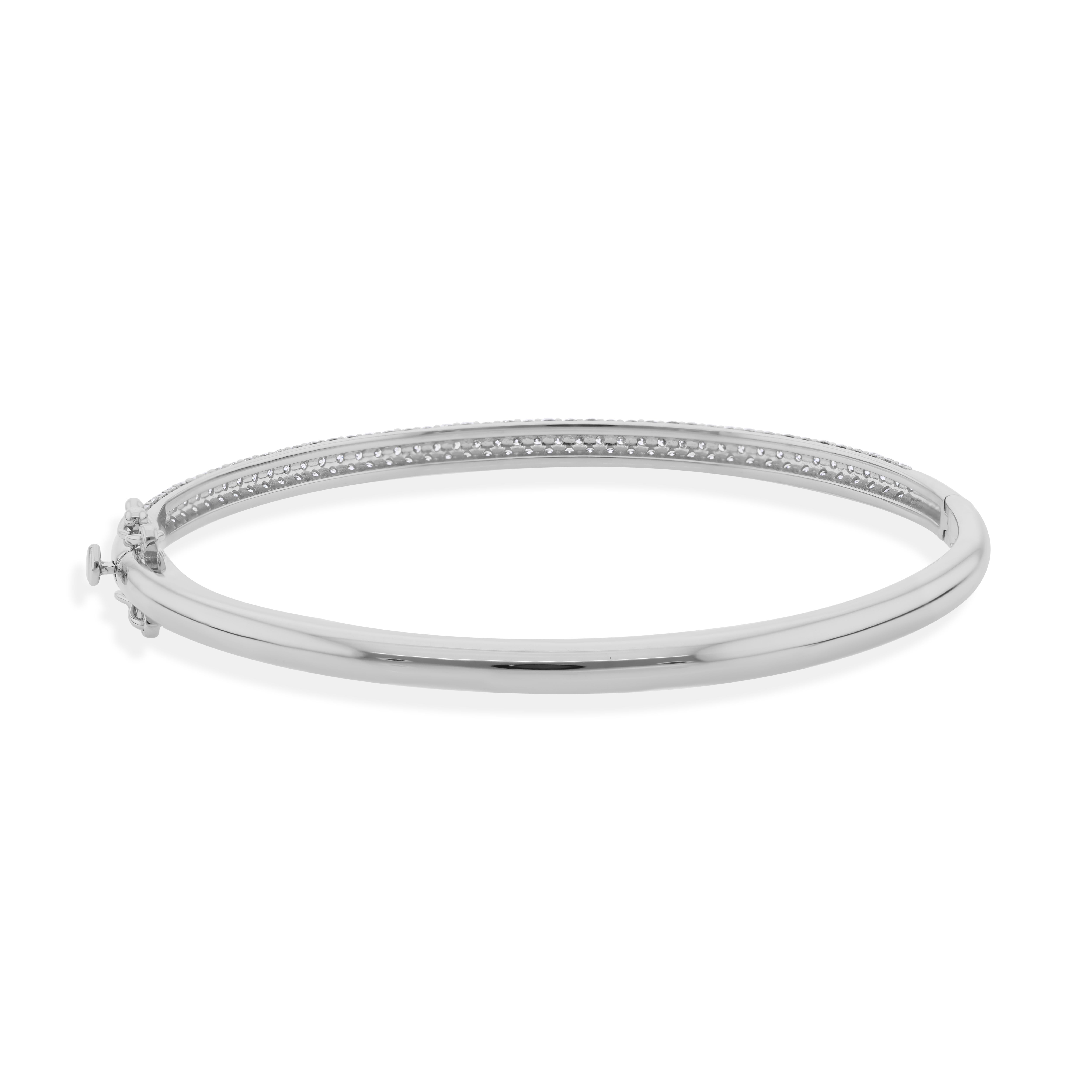 Modern 1.50 Carat SI/H Round Diamond Bangle Bracelet 14 Karat White Gold Jewelry For Sale