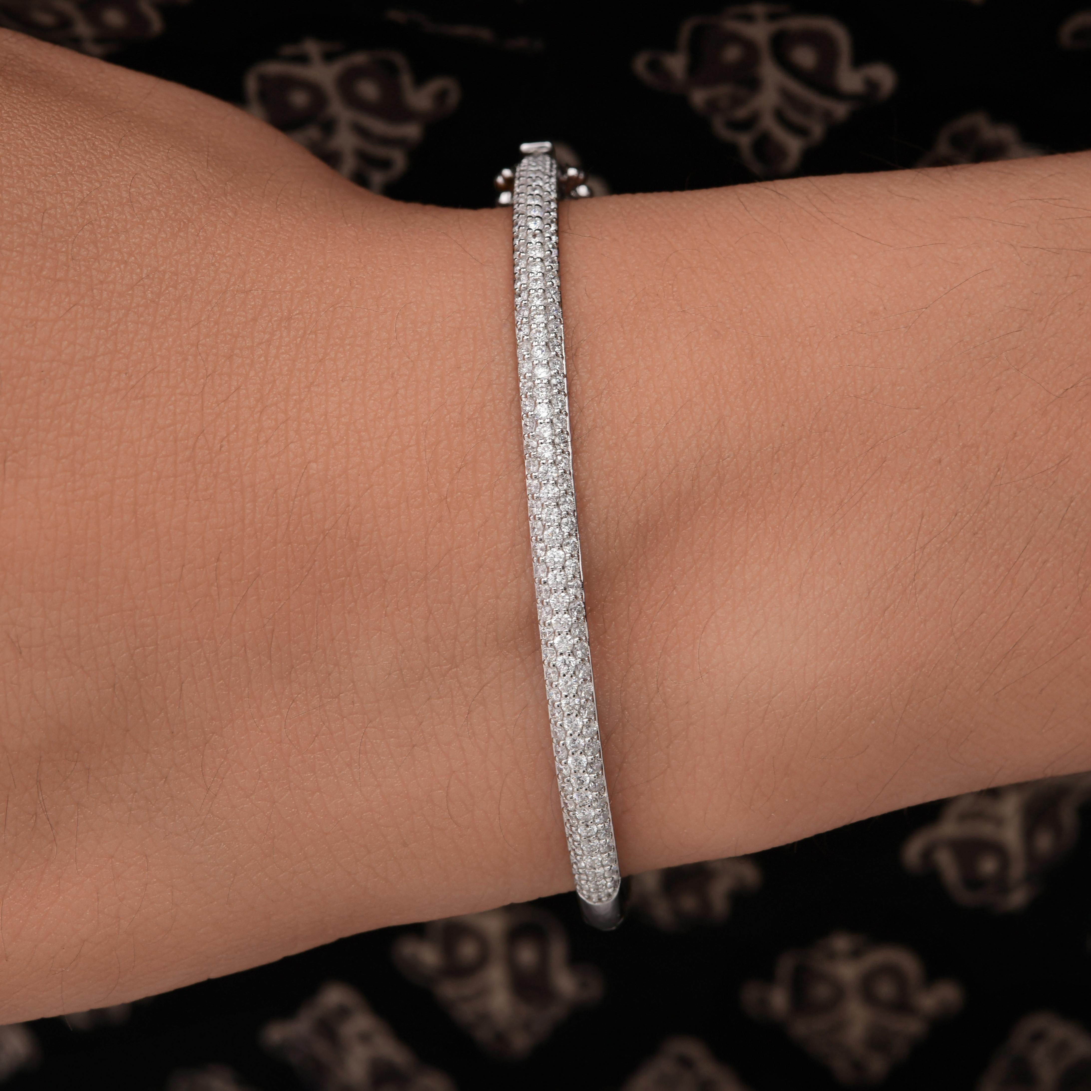 Round Cut 1.50 Carat SI/H Round Diamond Bangle Bracelet 14 Karat White Gold Jewelry For Sale