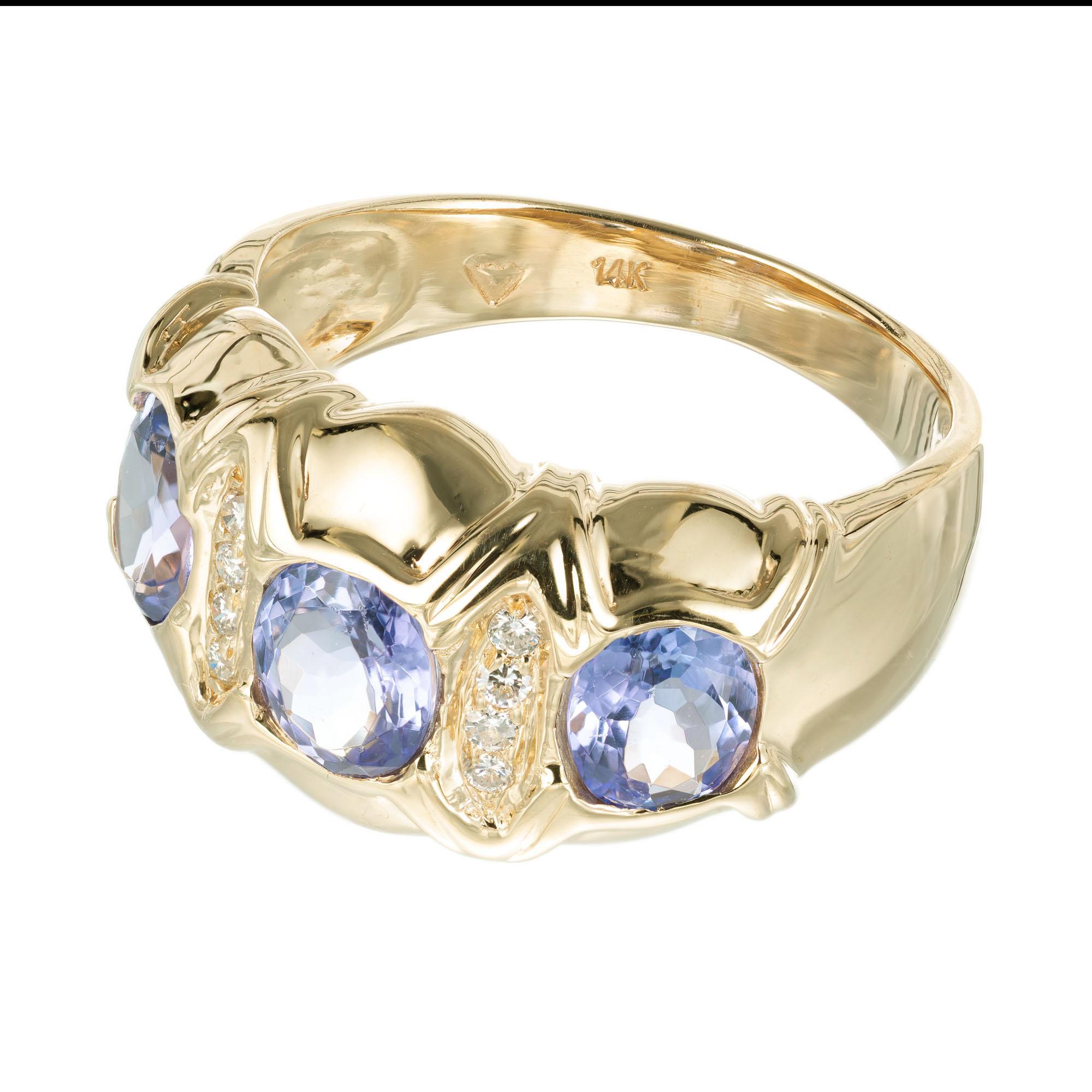 1,50 Karat Tansanit Diamant Gelbgold Dreistein-Ring (Ovalschliff) im Angebot