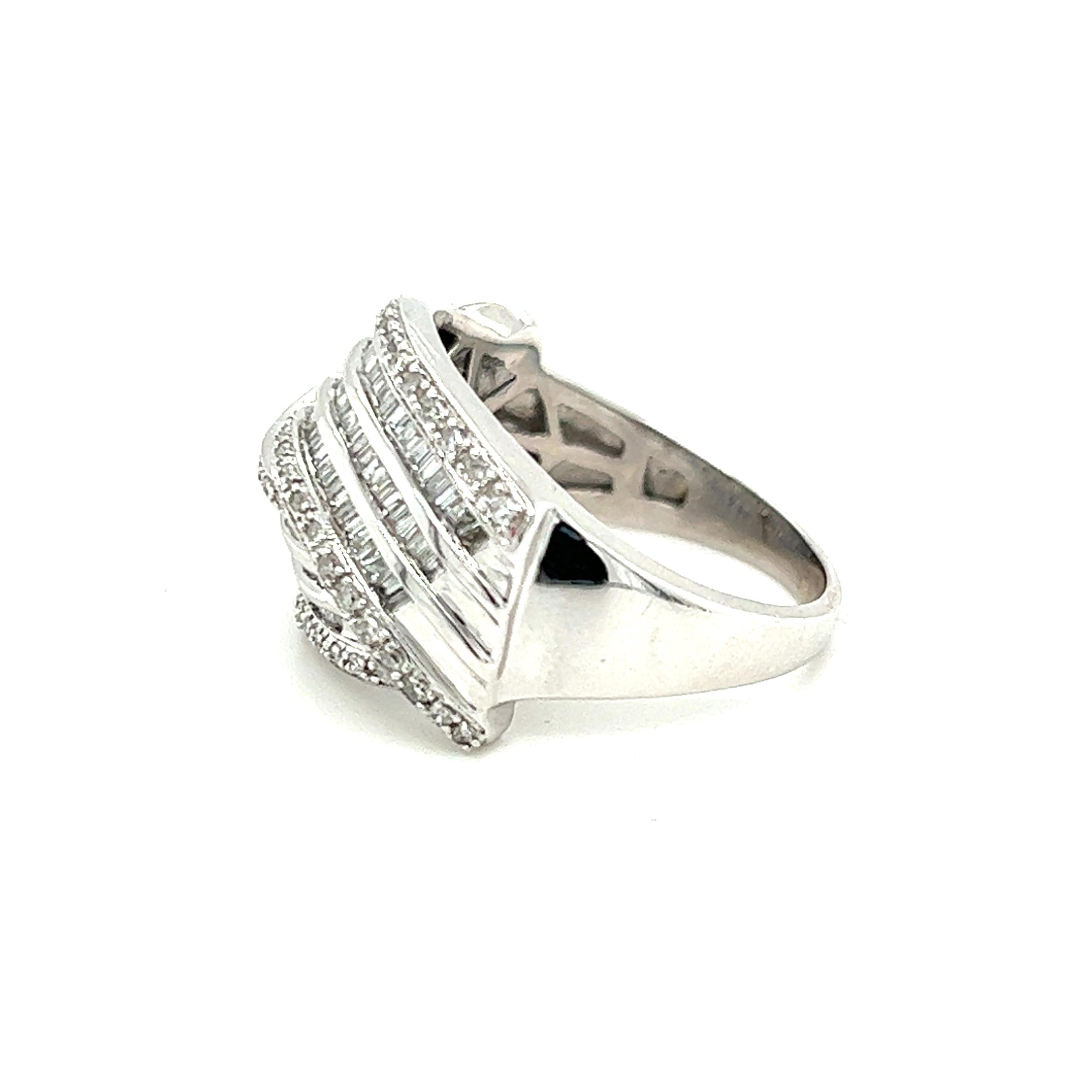 Contemporary 1.50 Carat Total Weight Diamond Ring in 14k White Gold For Sale