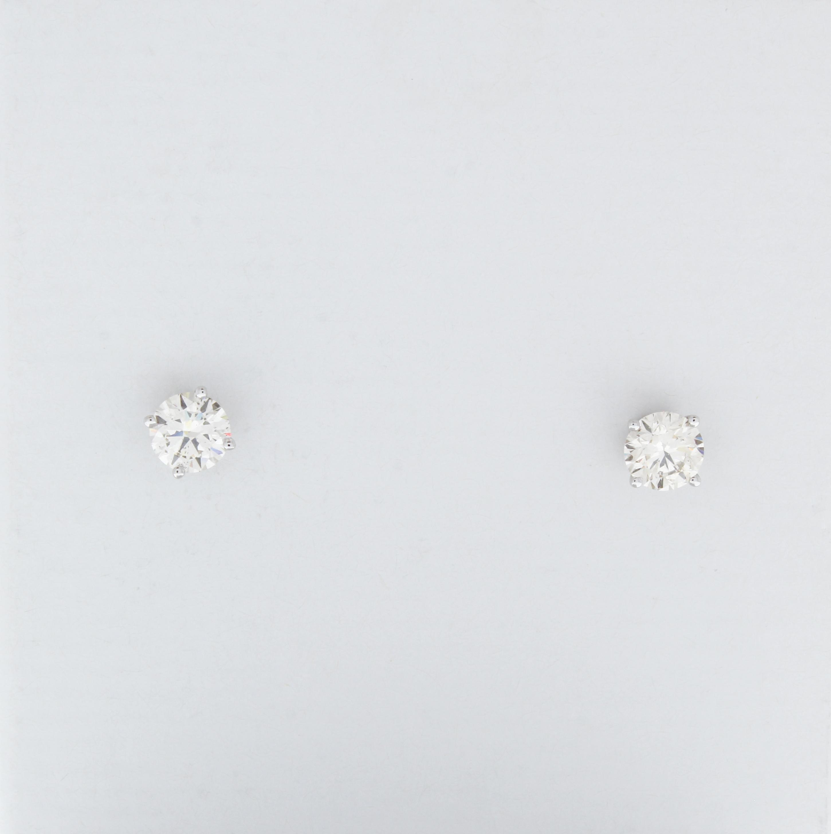 1.50 Carat Total Weight Diamond Stud Earrings in 14k White Gold In New Condition For Sale In Chicago, IL