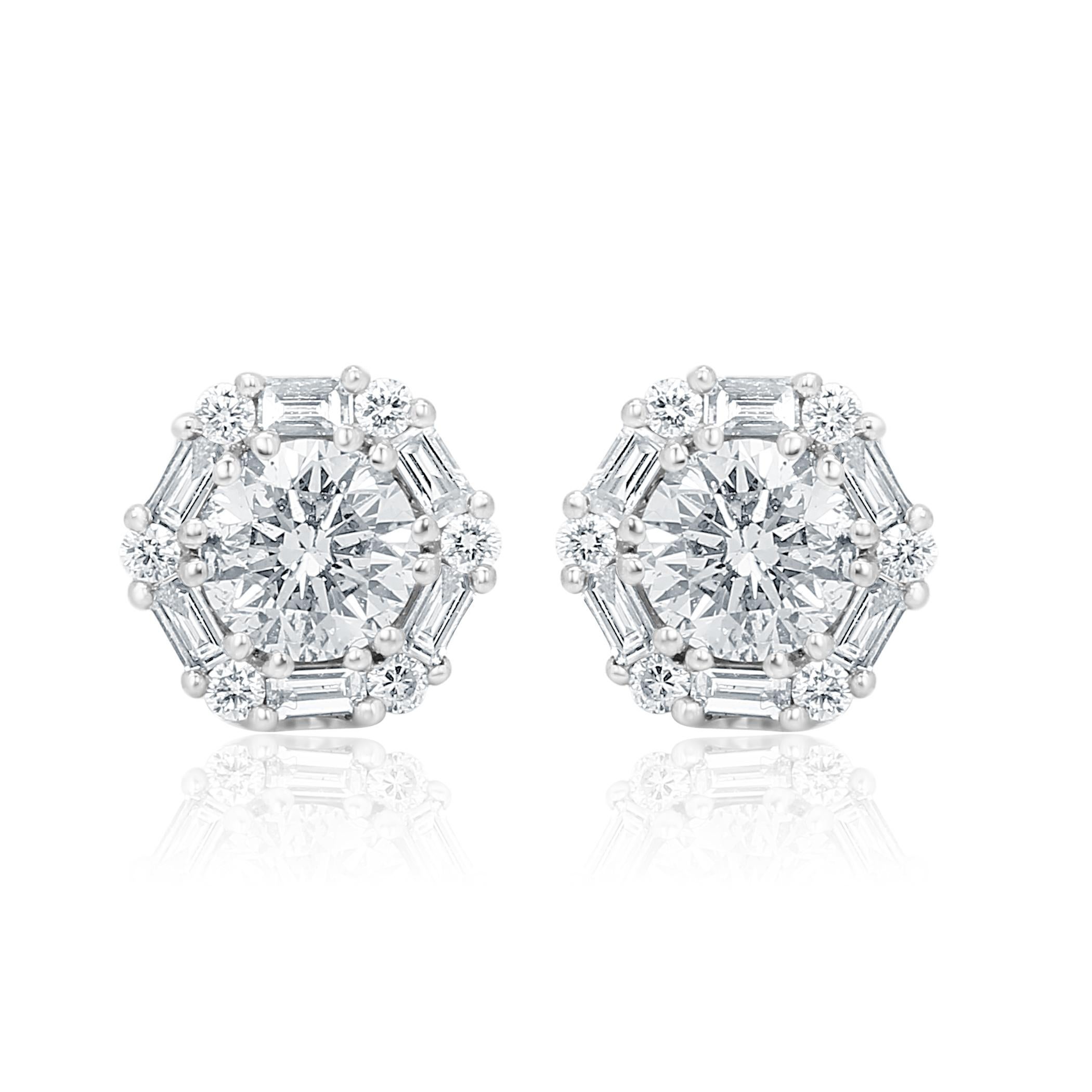 Contemporary 1.50 Carat Total Weight White Diamond Round Single Halo Gold Stud Earring