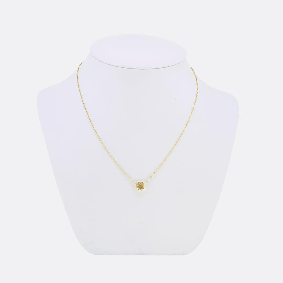 Taille coussin Pendentif saphir jaune de Ceylan non chauffé de 1,50 carat en vente