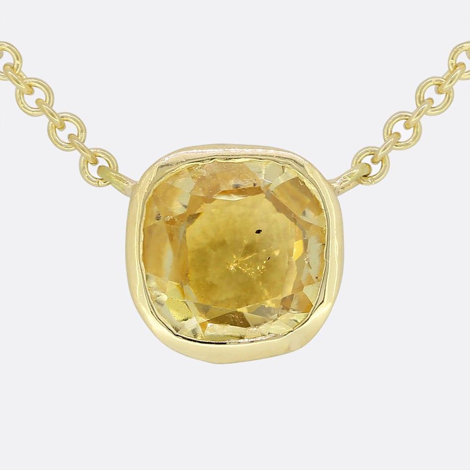 Pendentif saphir jaune de Ceylan non chauffé de 1,50 carat Bon état - En vente à London, GB