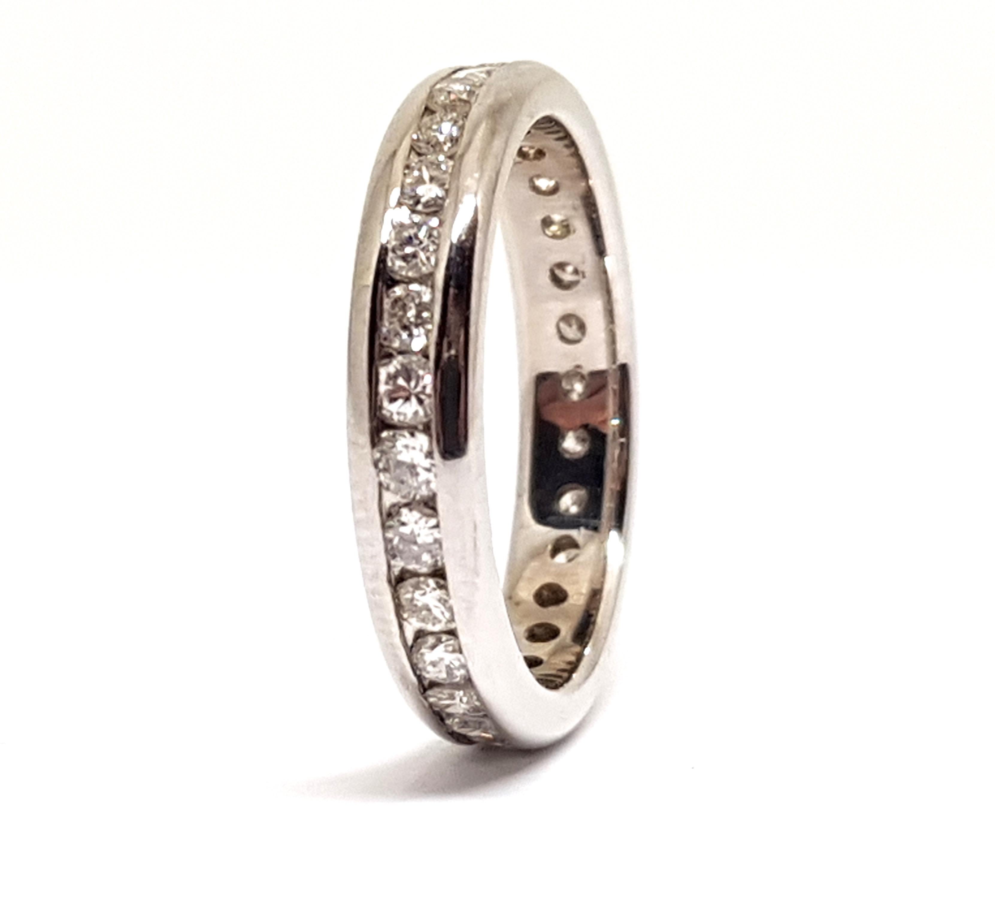 Women's 1.50 Carat White Gold Wedding Diamond Memory Ring For Sale