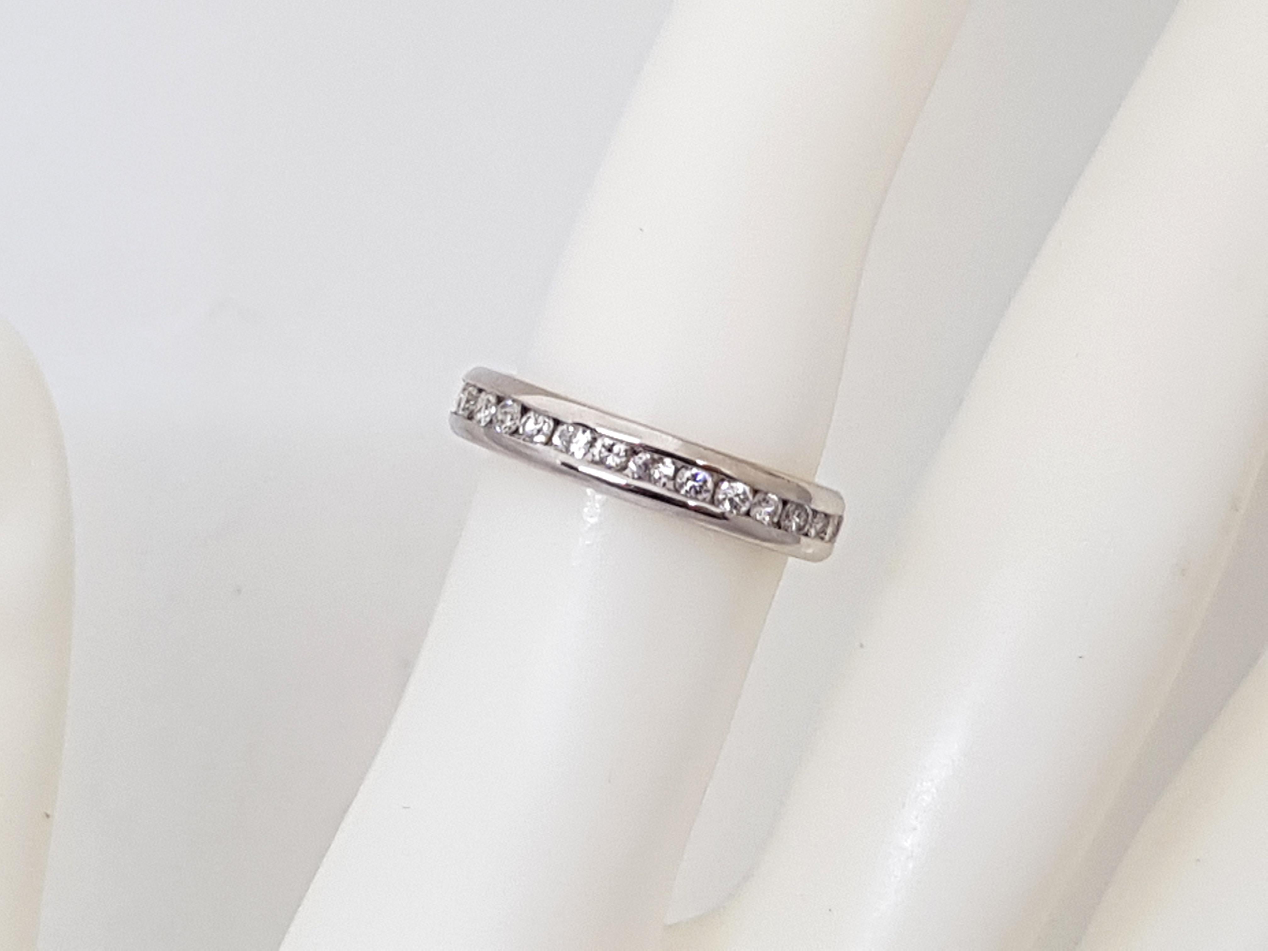 1.50 Carat White Gold Wedding Diamond Memory Ring For Sale 2