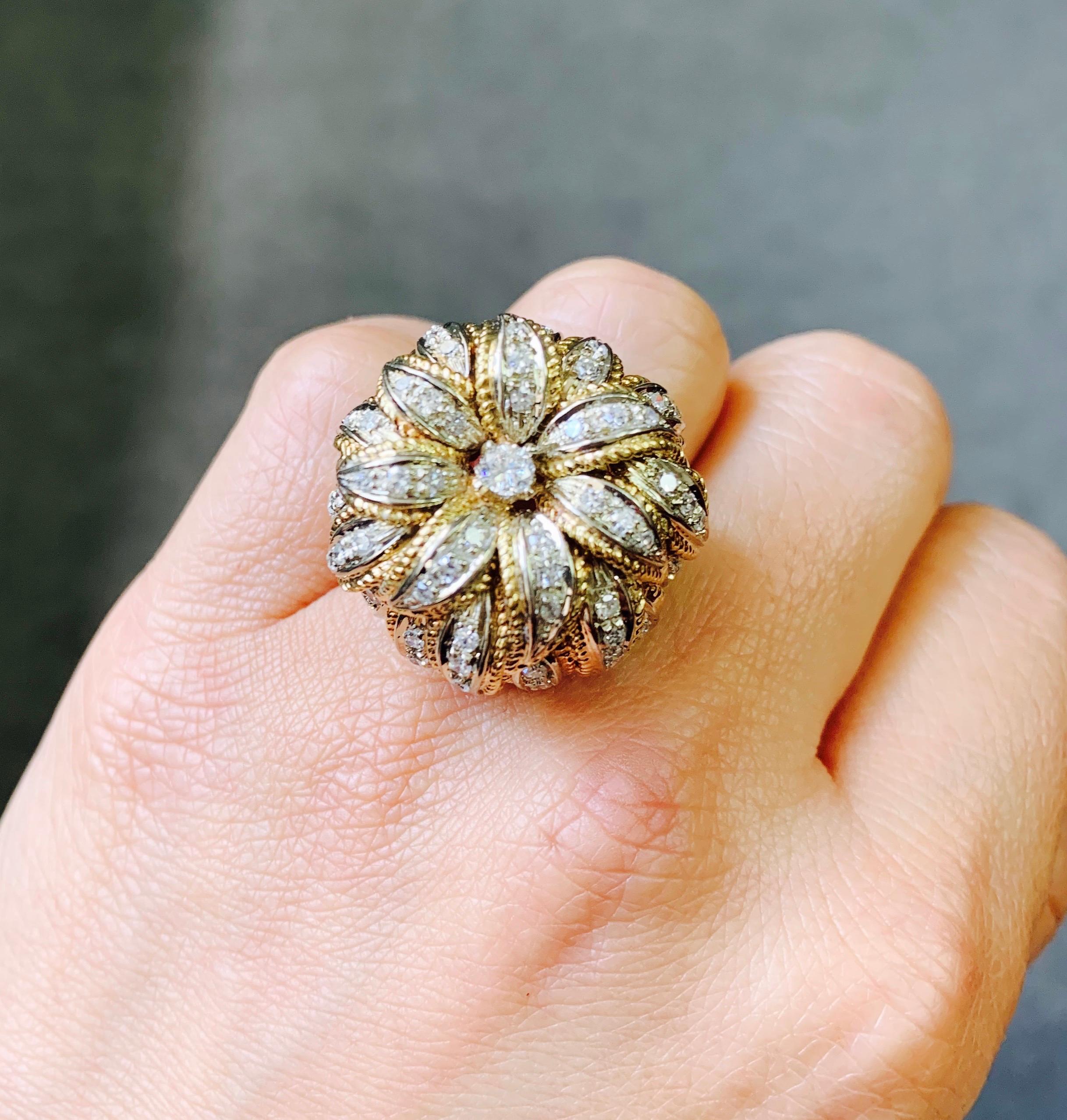 1.50 Carat White Round Brilliant Diamond Flower Ring in 18 Karat Gold For Sale 3