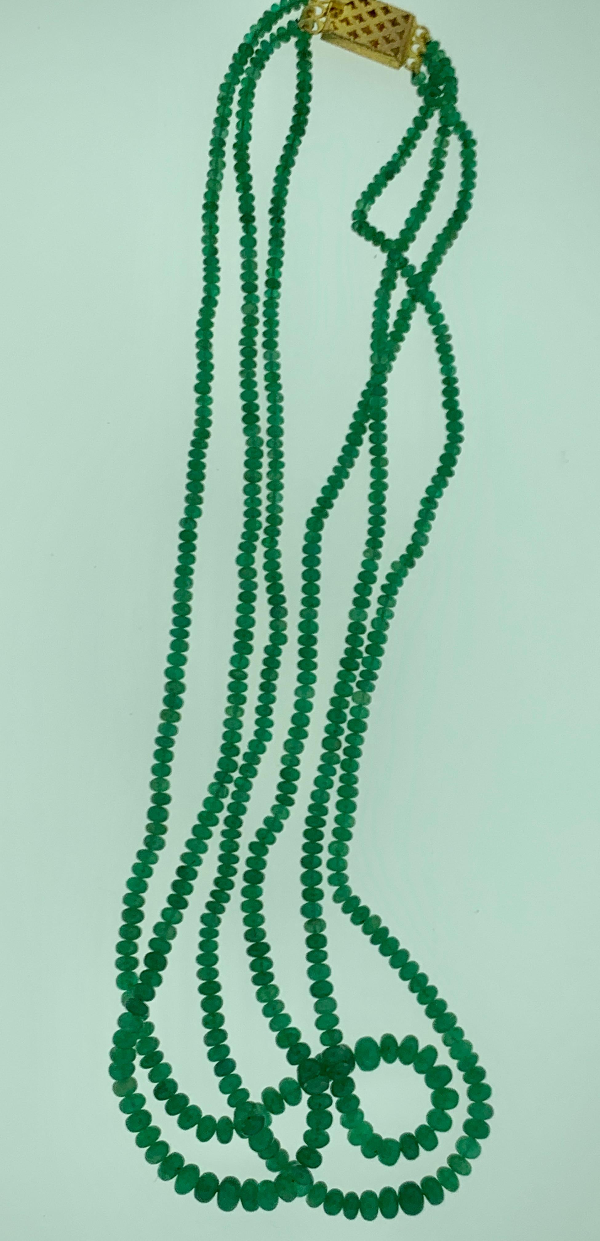 150 Carat 3 Layer Brazilian Emerald Bead Necklace Sterling Silver Clasp In Excellent Condition In New York, NY