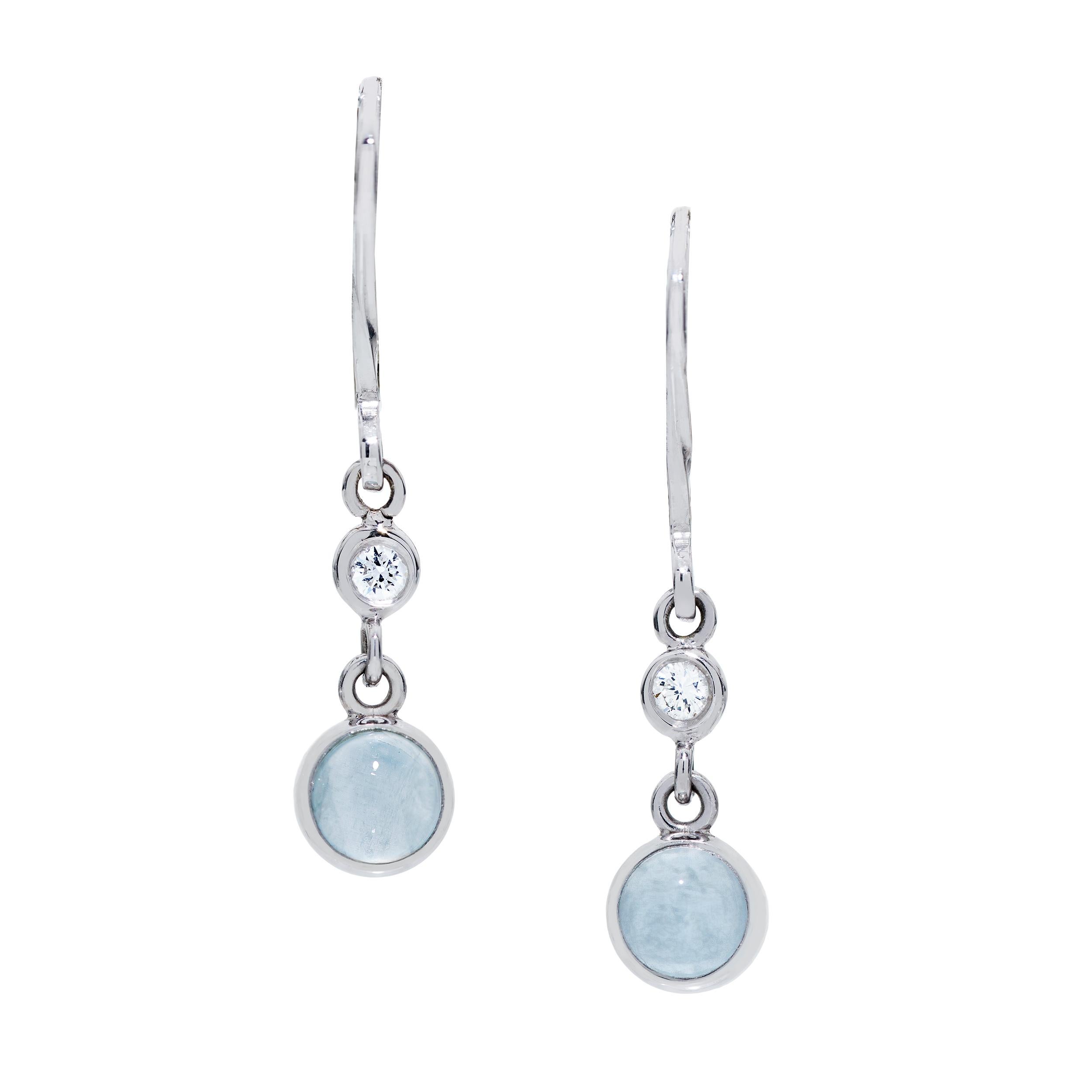 Modern 1.50 Carats Aquamarine and Diamond in 18 Karat White Gold Necklace & Earring Set For Sale