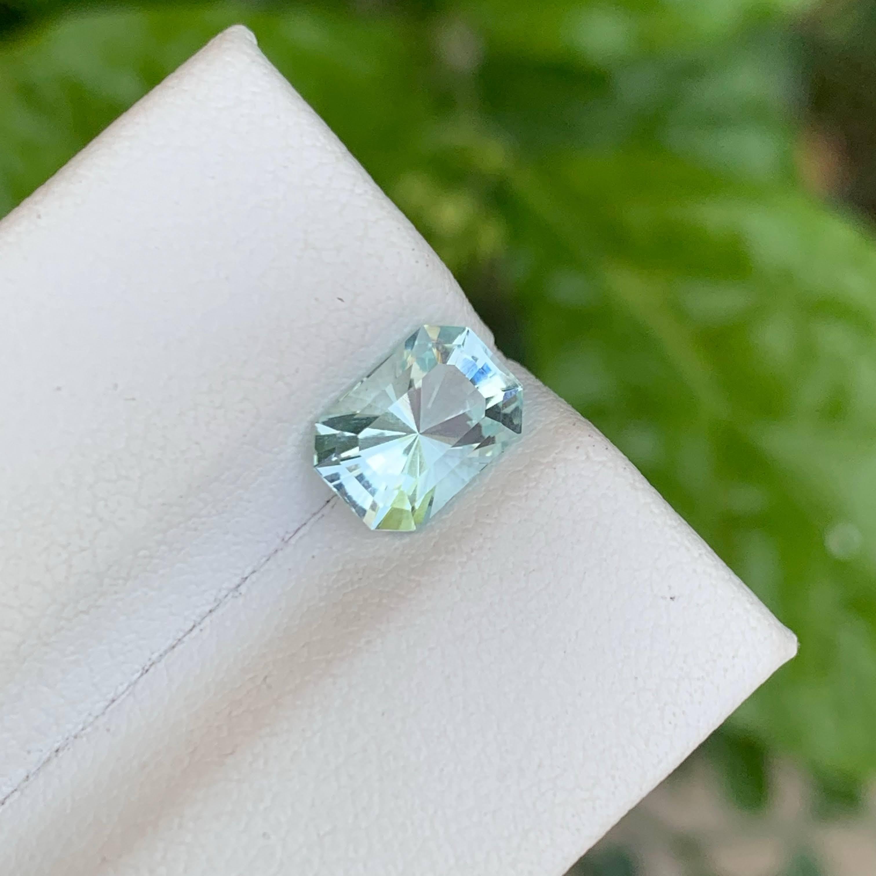 Mixed Cut 1.50 carats Aquamarine Stone Custom Precision Cut Natural Nigeria Gemstone For Sale