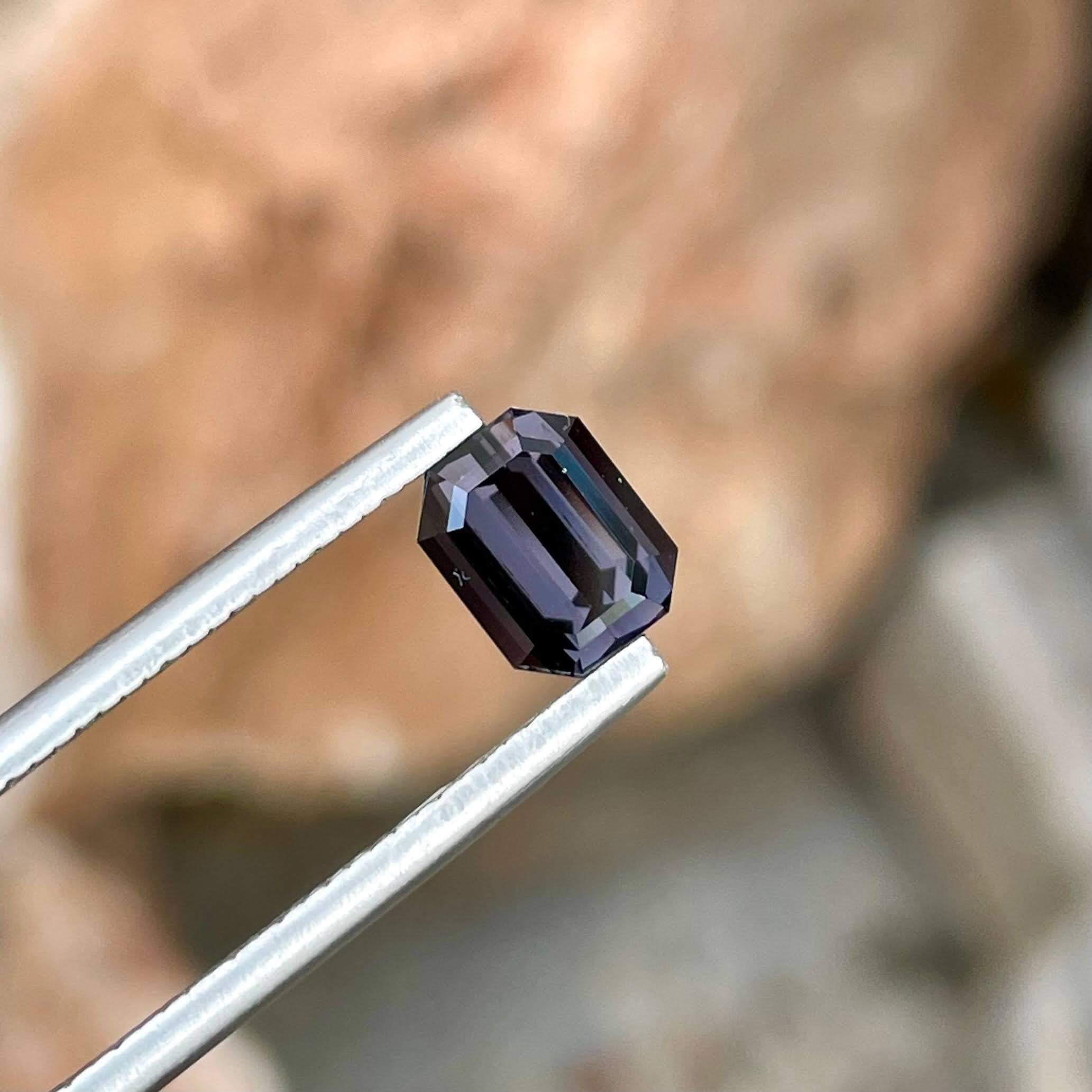 1.50 Carats Deep Gray Burmese Loose Spinel Stone Emerald Cut Natural Gemstone In New Condition For Sale In Bangkok, TH